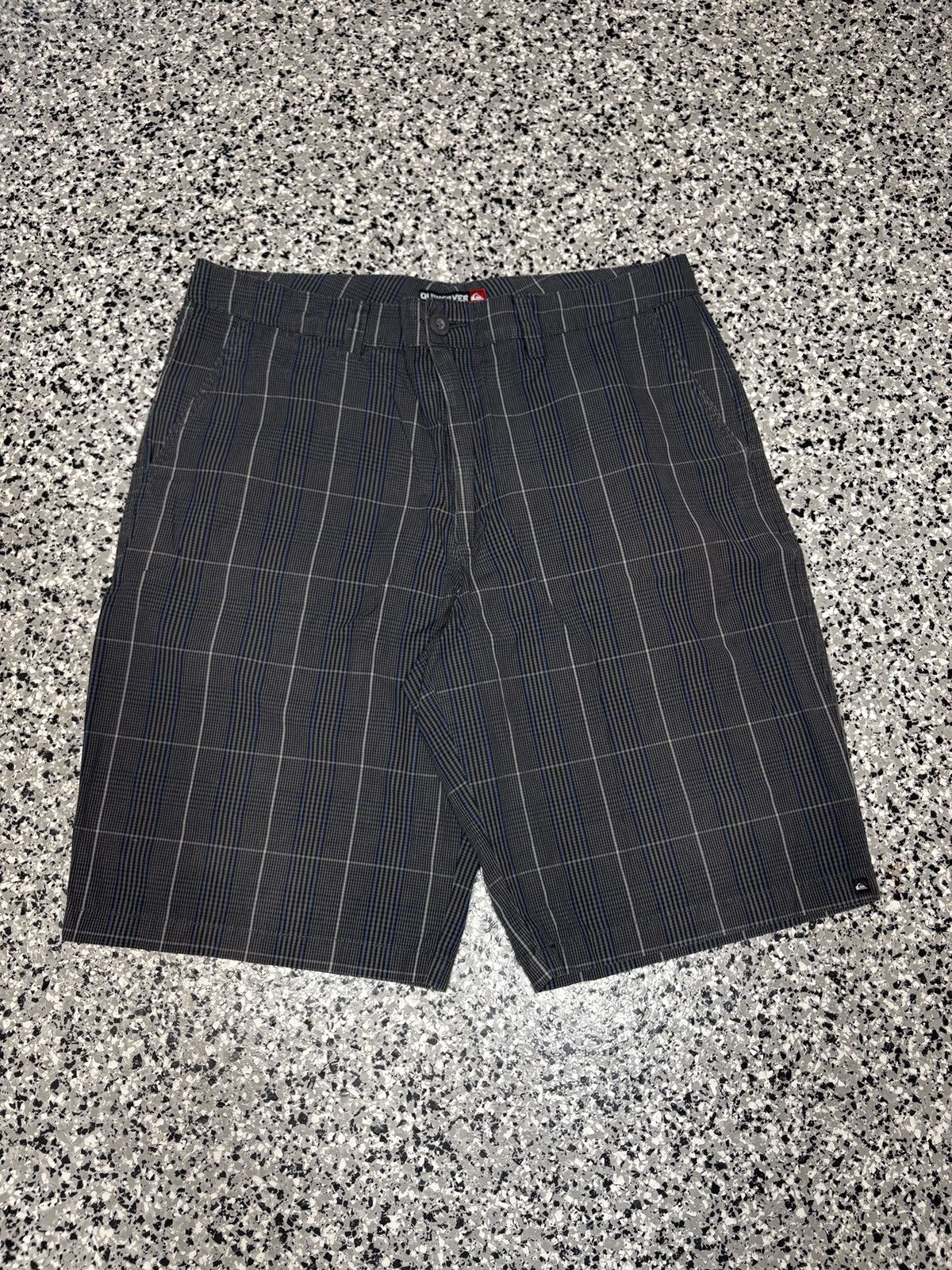 Quiksilver Y2K Quiksilver Dark Grey/Blue Plaid Relaxed Shorts Size 34 Size US 34 / EU 50 - 1 Thumbnail