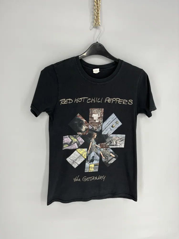 Band Tees × Vintage Y2K vintage Red Hot Chili Peppers Band tee Size US S / EU 44-46 / 1 - 2 Thumbnail