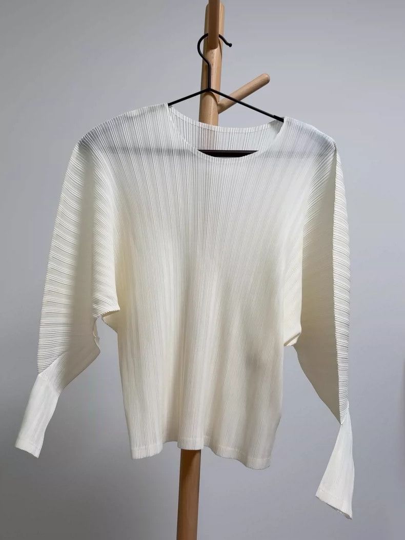 Issey Miyake issey miyake size:3 Beige long-sleeved top Size XXS / US 00 / IT 34 - 1 Thumbnail