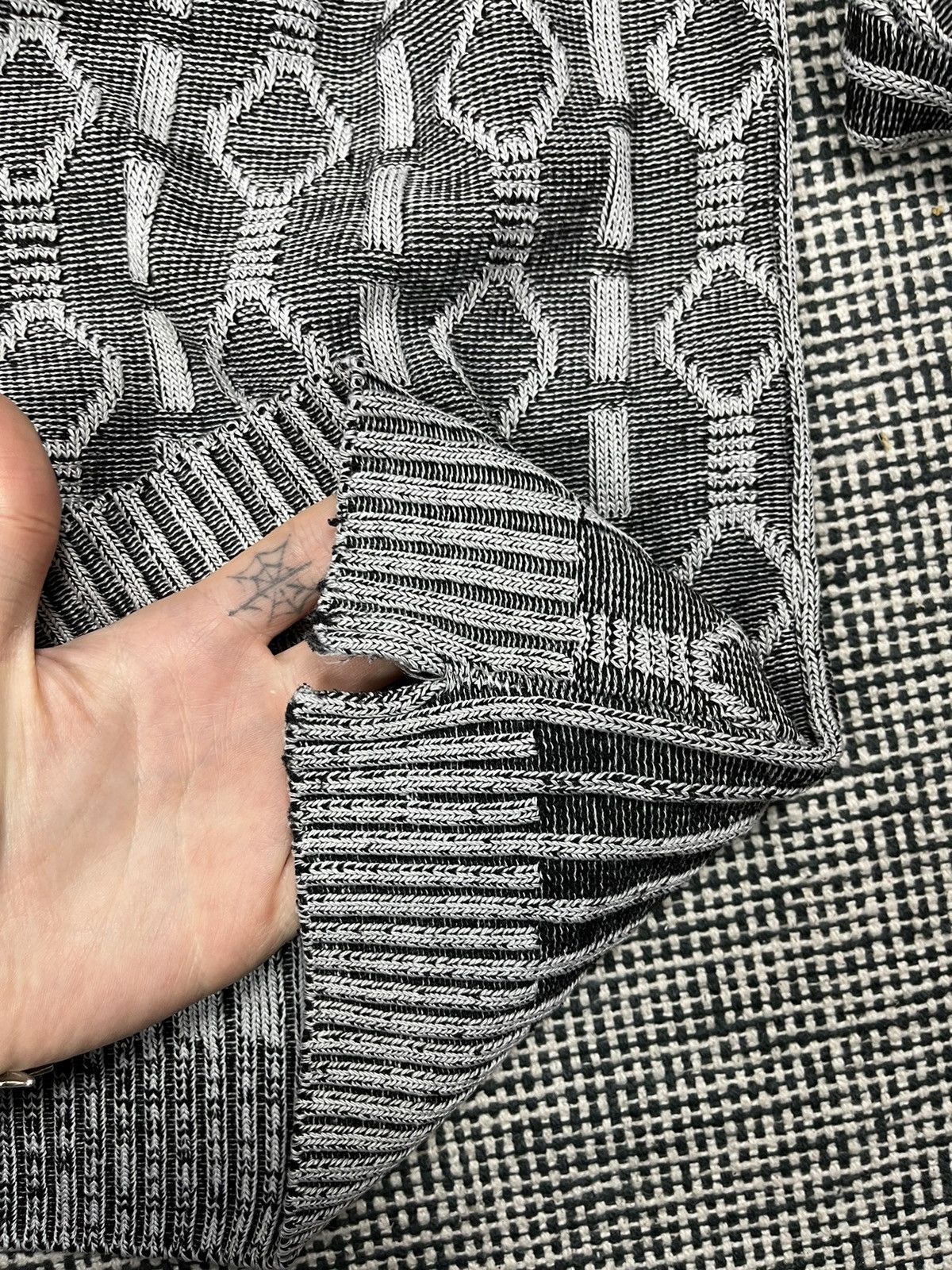 Japanese Brand × Vintage Vintage ribbed crazy pattern cyber style sweater y2k rave Size US M / EU 48-50 / 2 - 3 Thumbnail