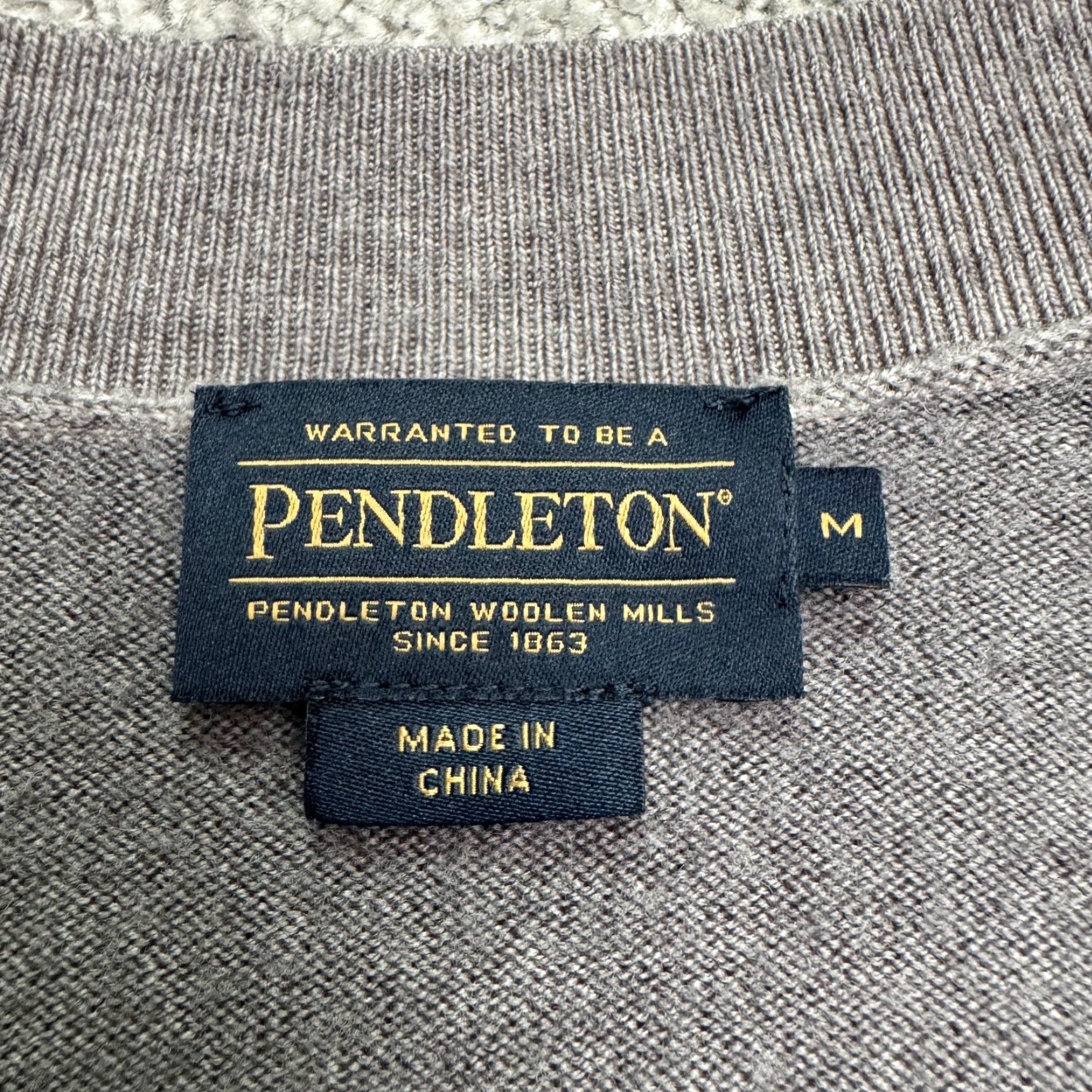 Pendleton VINTAGE Pendleton Wool Pullover Sweater Men’s Medium Gray V-Neck Classic Knit Breathable Stretch Office Casual Traditional Size US M / EU 48-50 / 2 - 6 Thumbnail