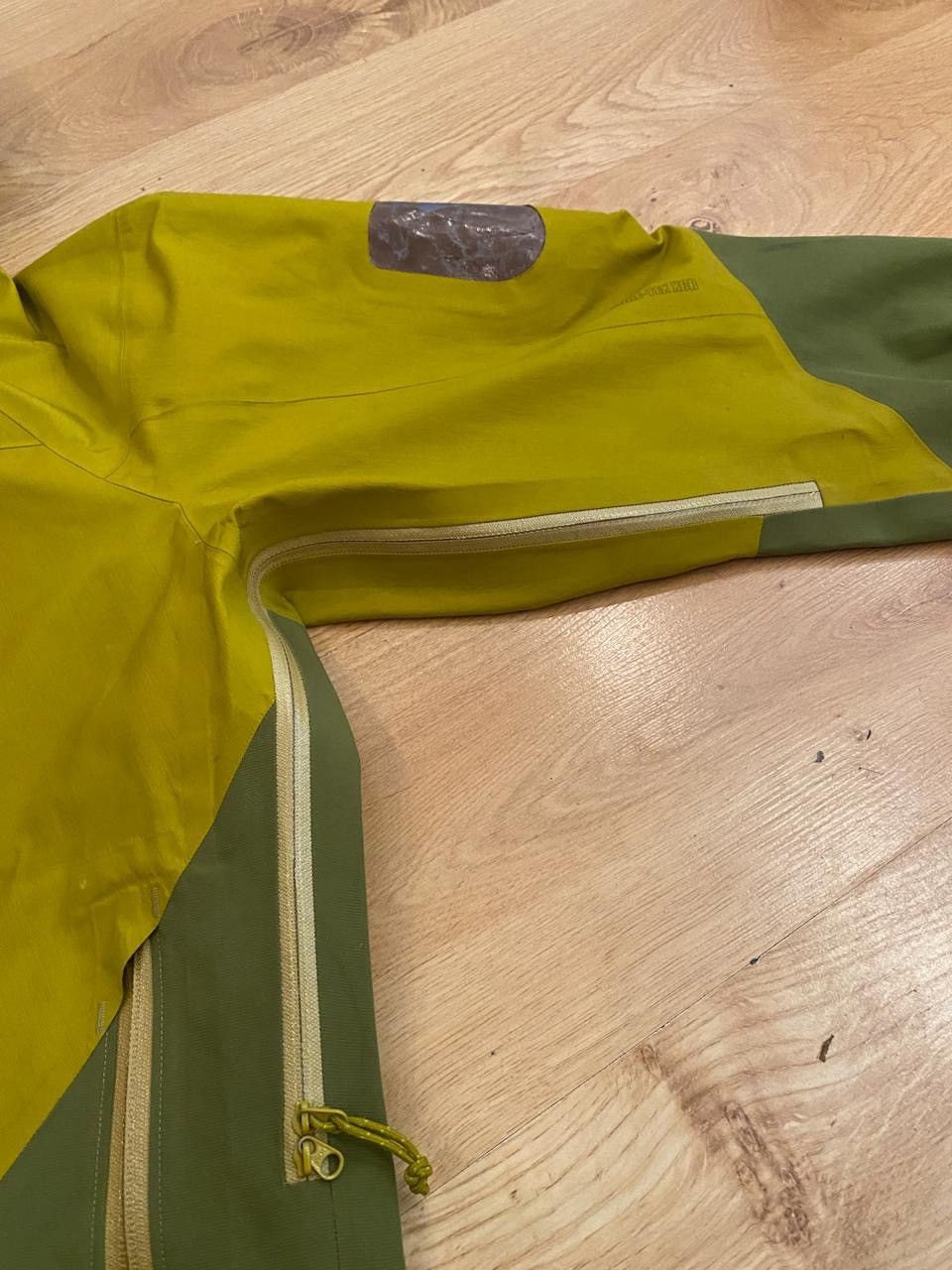 Arc'teryx Arcteryx Alpha SV Gore-Tex Jacket Vintage Technical Outdoor Size US L / EU 52-54 / 3 - 15 Thumbnail