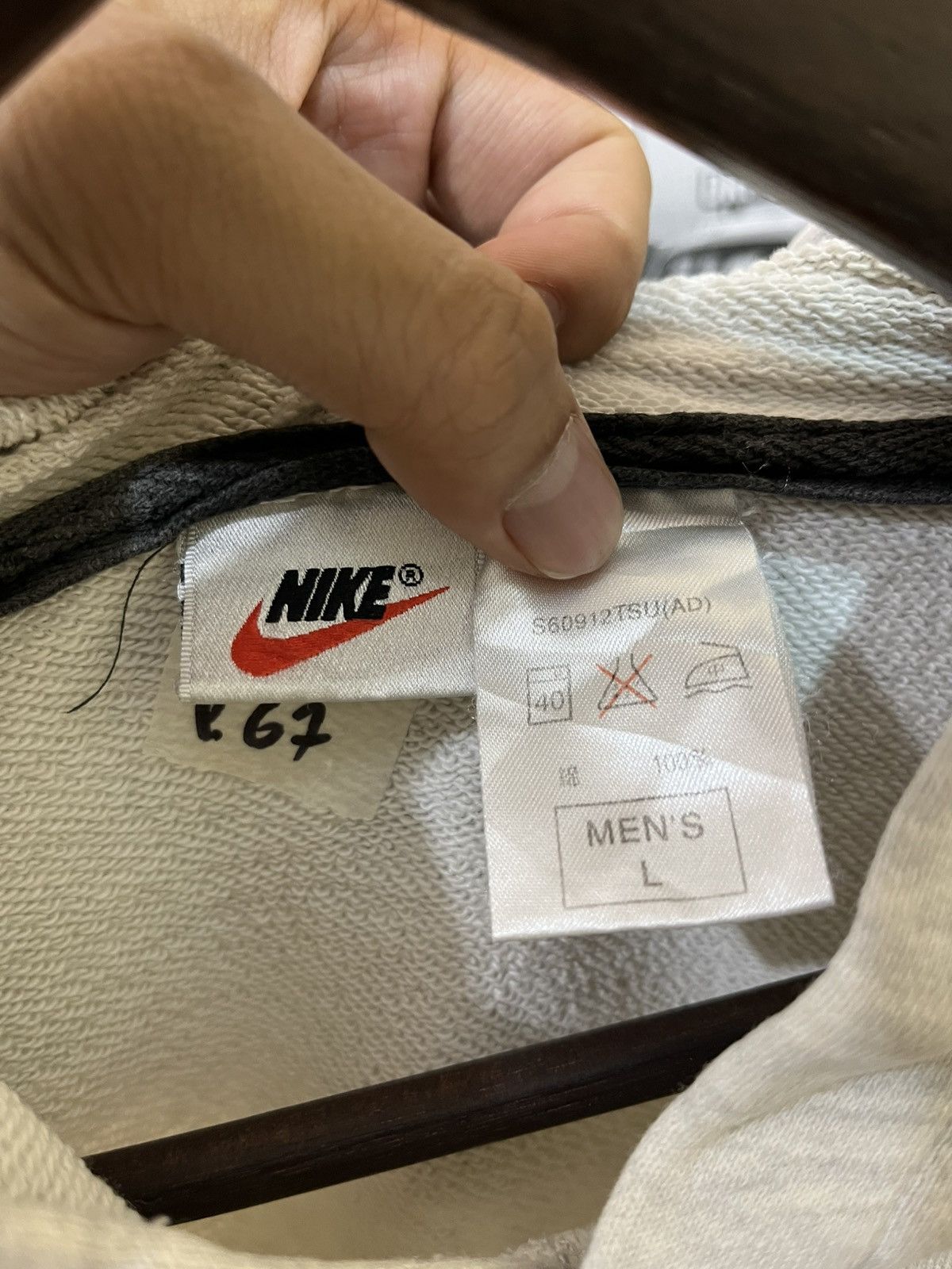 Nike Vintage Nike Nomo 90s Size US L / EU 52-54 / 3 - 5 Thumbnail