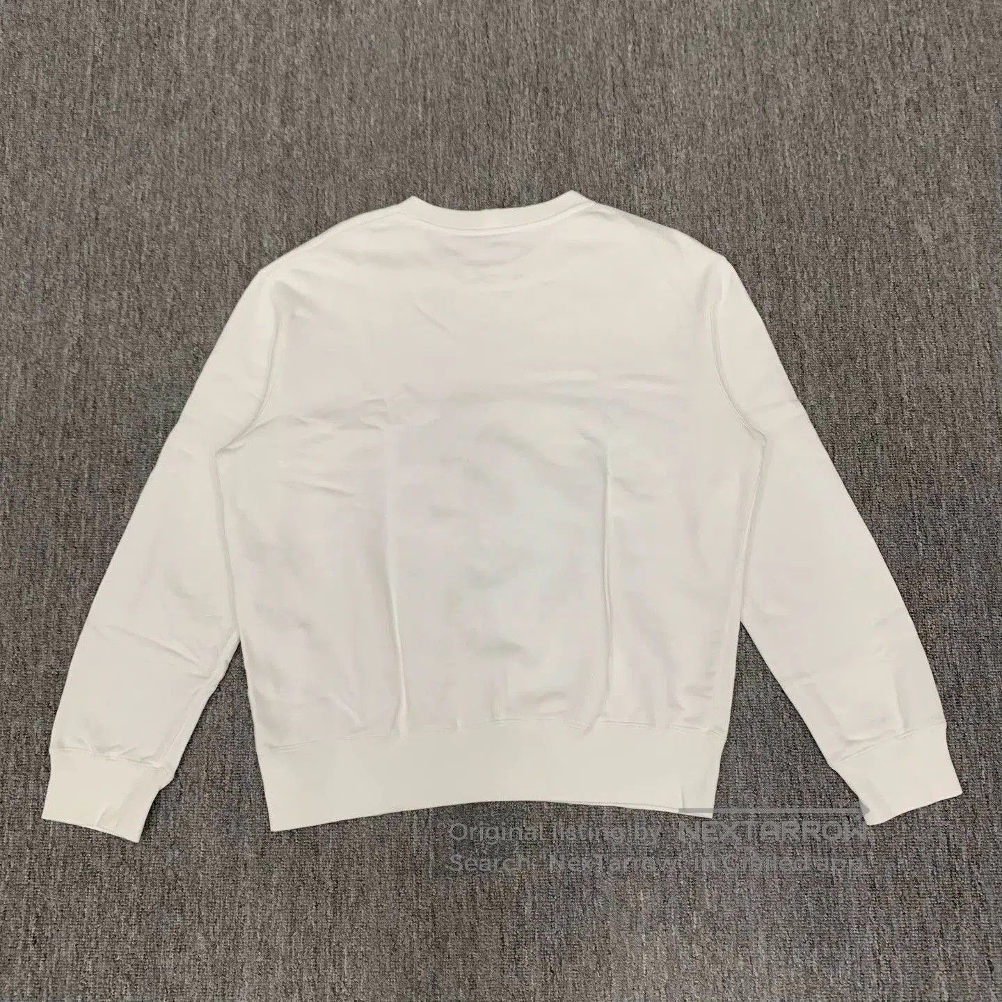 Chanel white camellia embroidered logo sweatshirt. Size L / US 10 / IT 46 - 2 Thumbnail