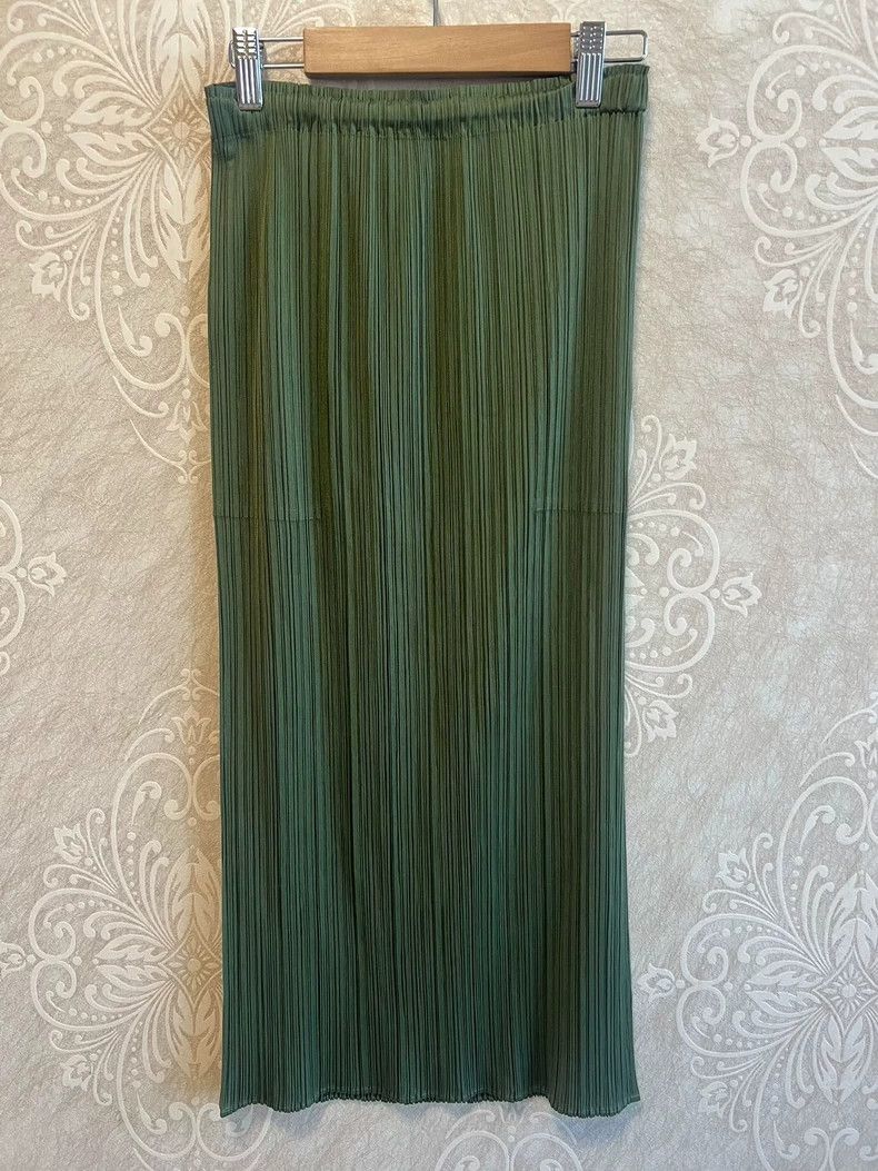 Issey Miyake Issey Miyake size:1 Deep green vintage pleated skirt Size 22" - 1 Thumbnail