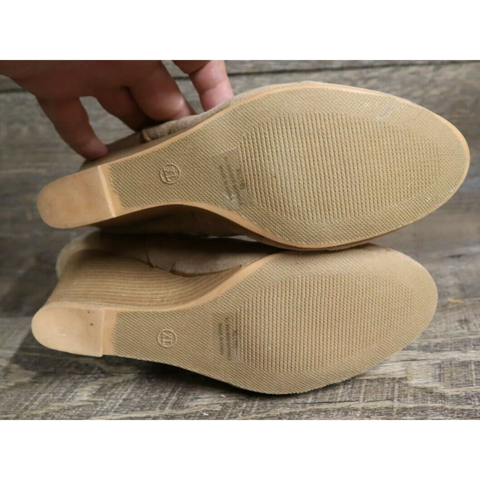 Vintage Rue 21 Etc! Wedges Beige Faux Suede Buckle Size 10 BRAND NEW Size US 10 / IT 40 - 8 Thumbnail