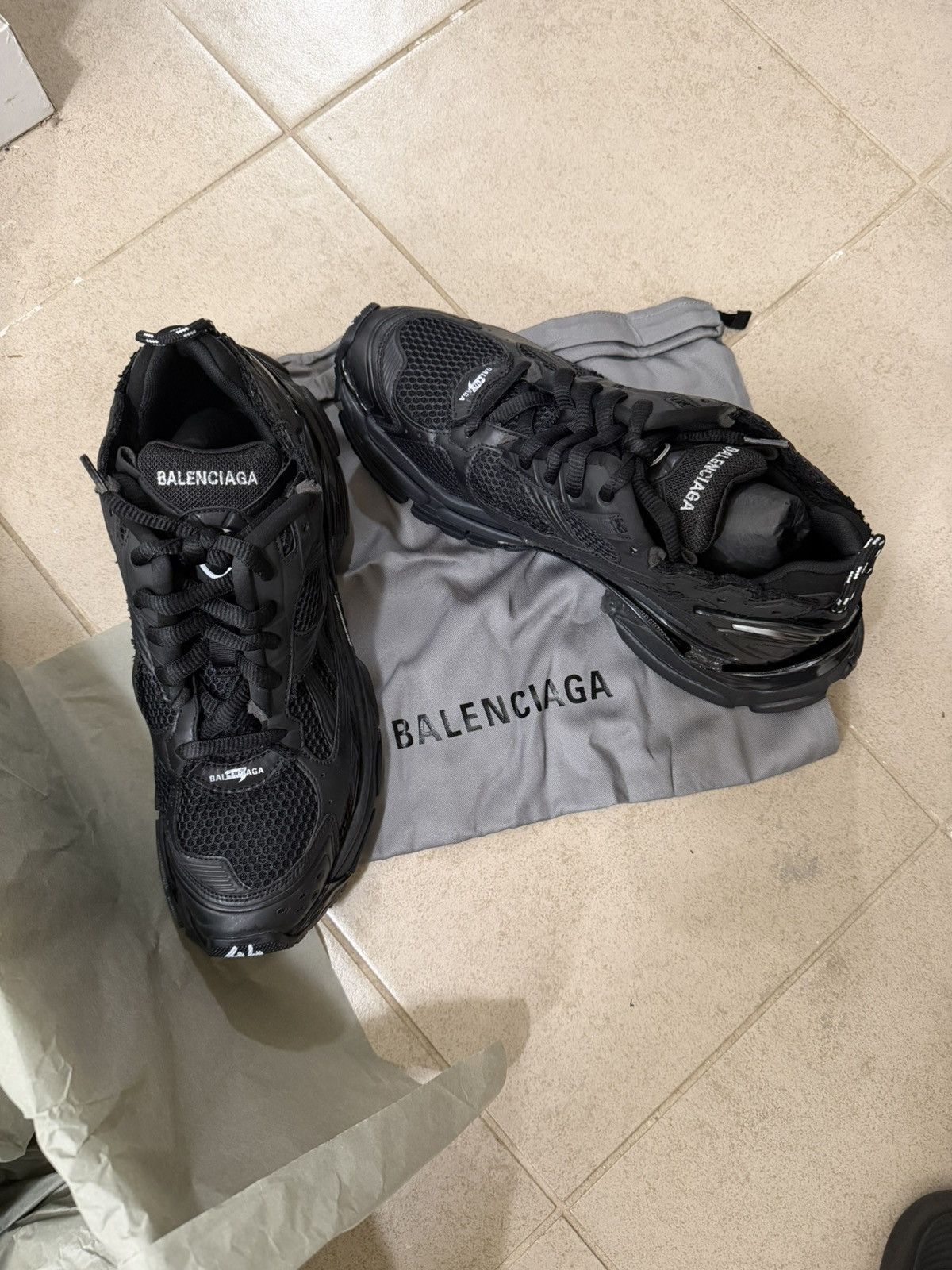Balenciaga Balenciaga Mesh Runner Sneakers Size 44(11us) Size US 10 / EU 43 - 5 Thumbnail