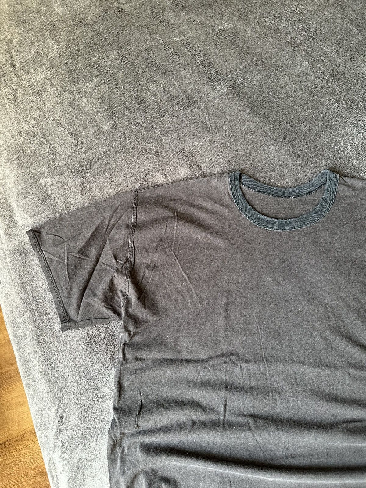 Japanese Brand × Vintage Faded Blank Tee Box Feet Size L Size US L / EU 52-54 / 3 - 4 Thumbnail