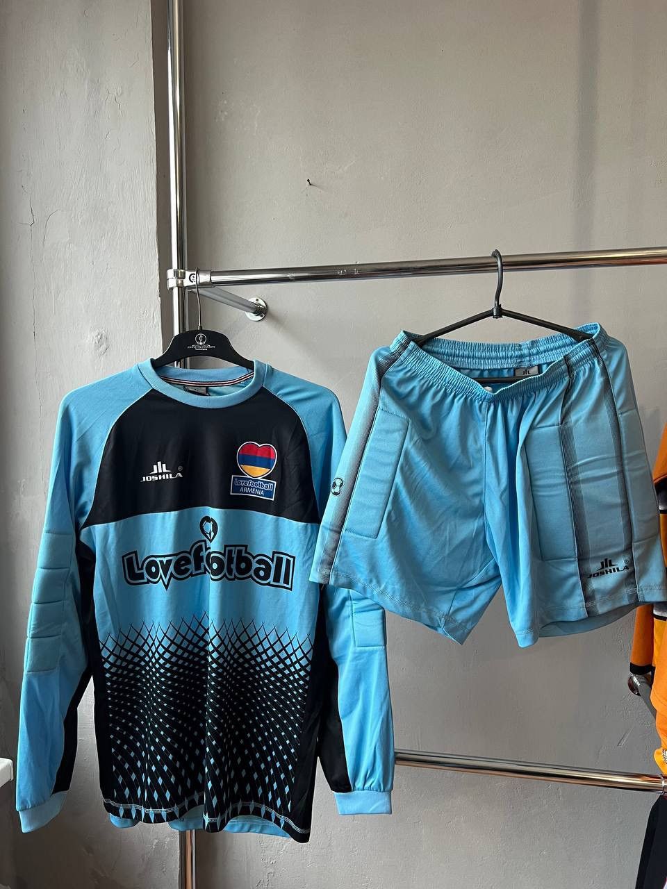 Sports Specialties ARMENIA NATIONAL TEAM RARE GK SUIT #1 SOCCER JERSEY SHIRT XL Size US XL / EU 56 / 4 - 2 Thumbnail