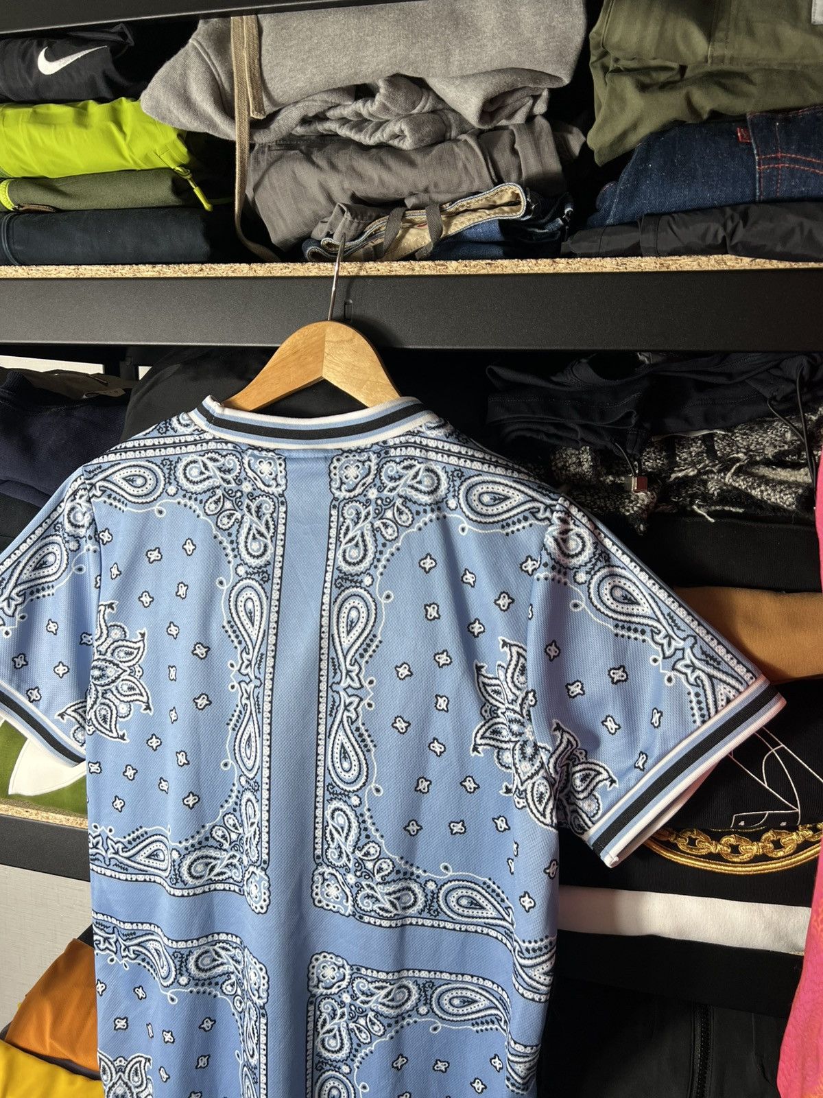 Karl Kani Karl Kani Serif Paisley Mesh Bandana Logo Jersey Tee Size US XS / EU 42 / 0 - 8 Thumbnail