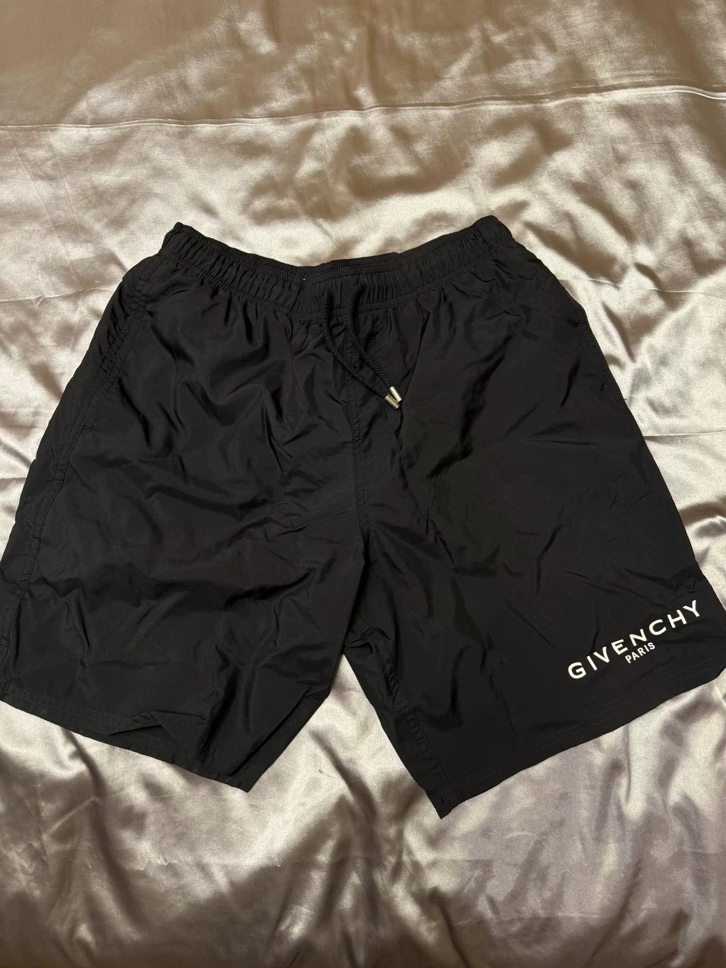 Givenchy givenchy logo nylon athletic shorts Size US 34 / EU 50 - 1 Thumbnail