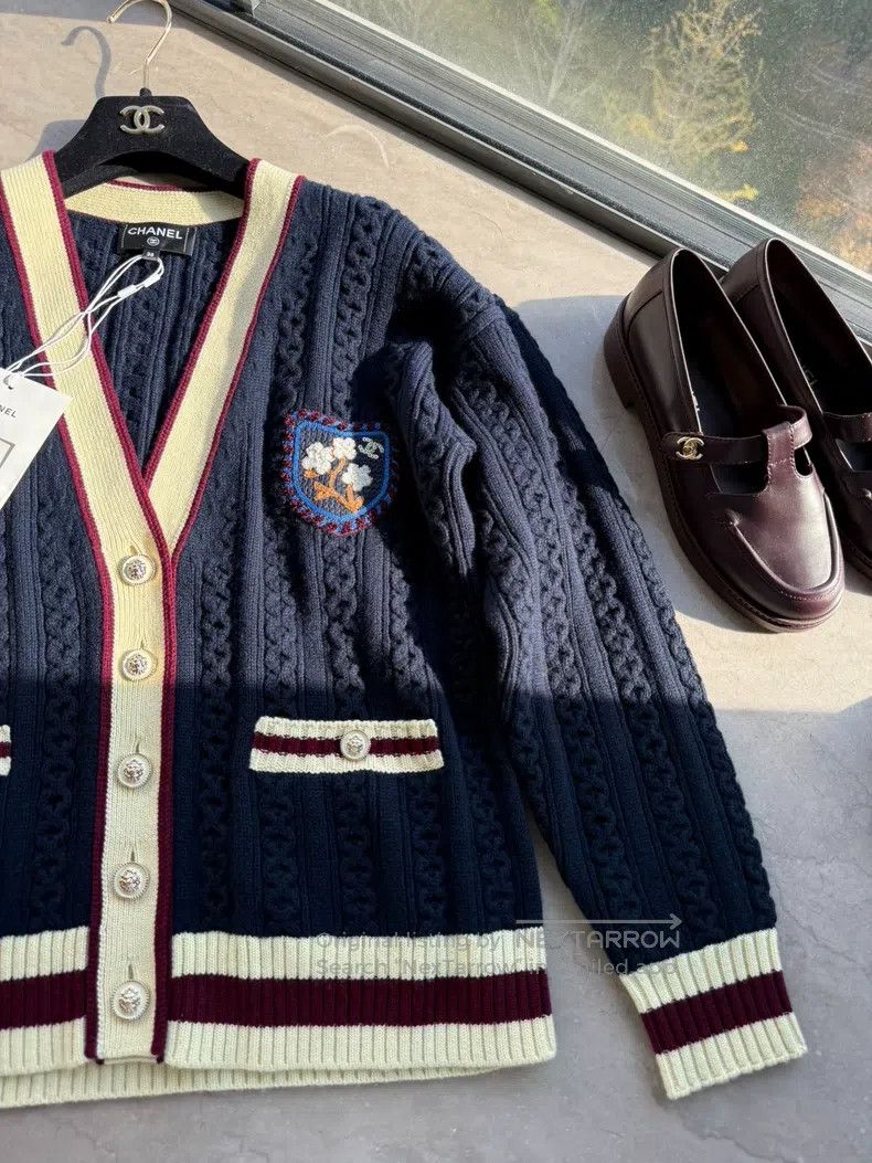 Chanel Chanel College-style cardigan coat Size XS / US 0-2 / IT 36-38 - 2 Thumbnail