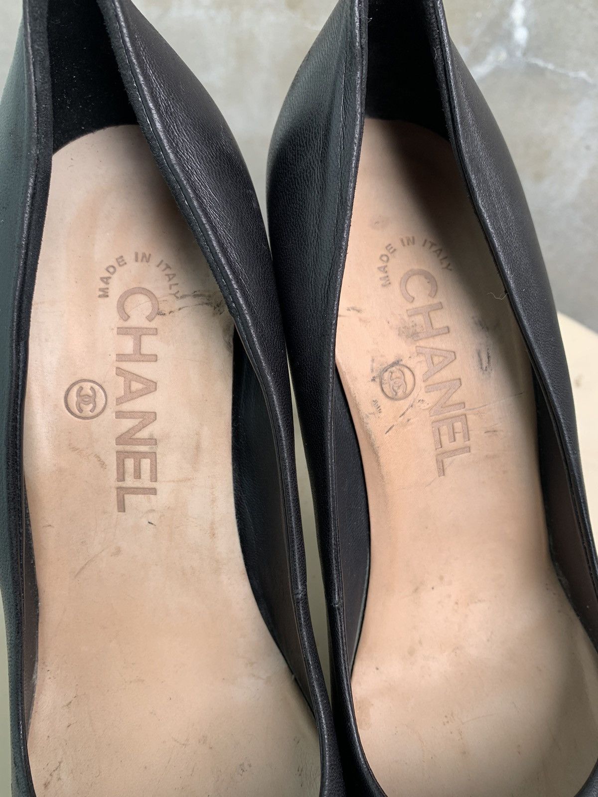 Chanel CC Patent Toe Pumps Size US 7 / IT 37 - 11 Thumbnail