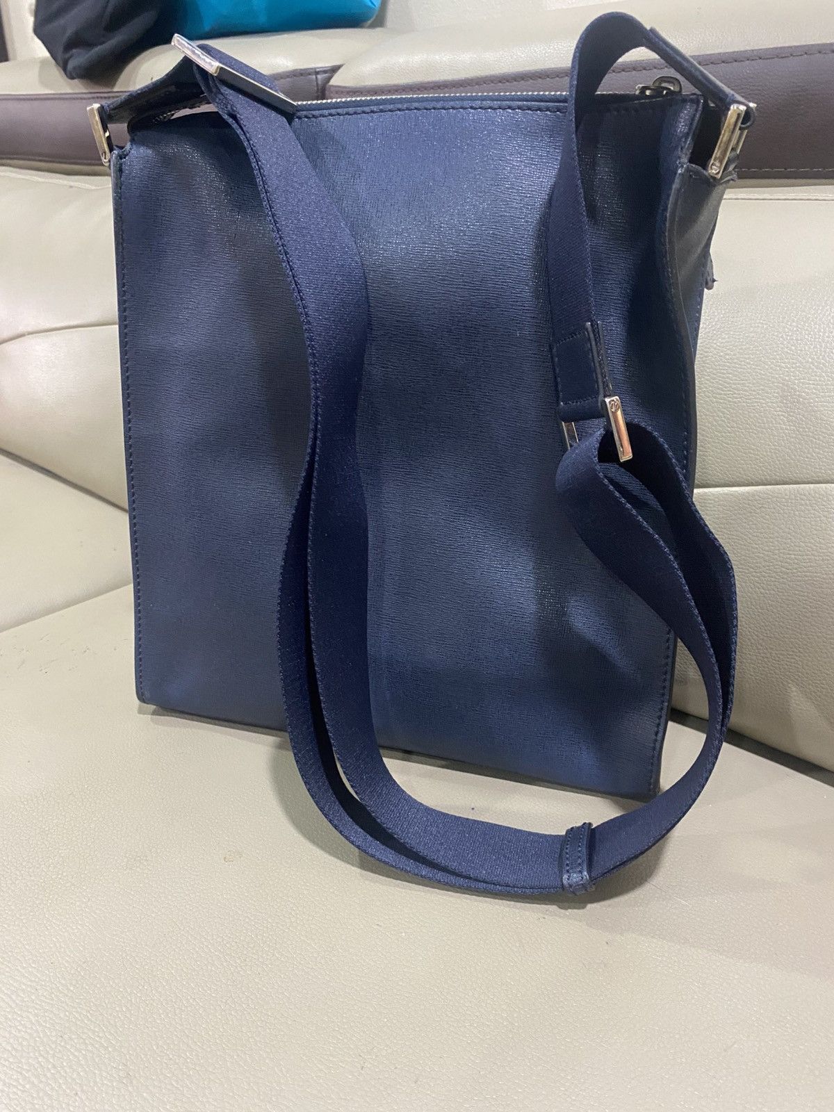 Fendi Authentic Fendi Roma Sling Leather Bag Size ONE SIZE - 3 Thumbnail