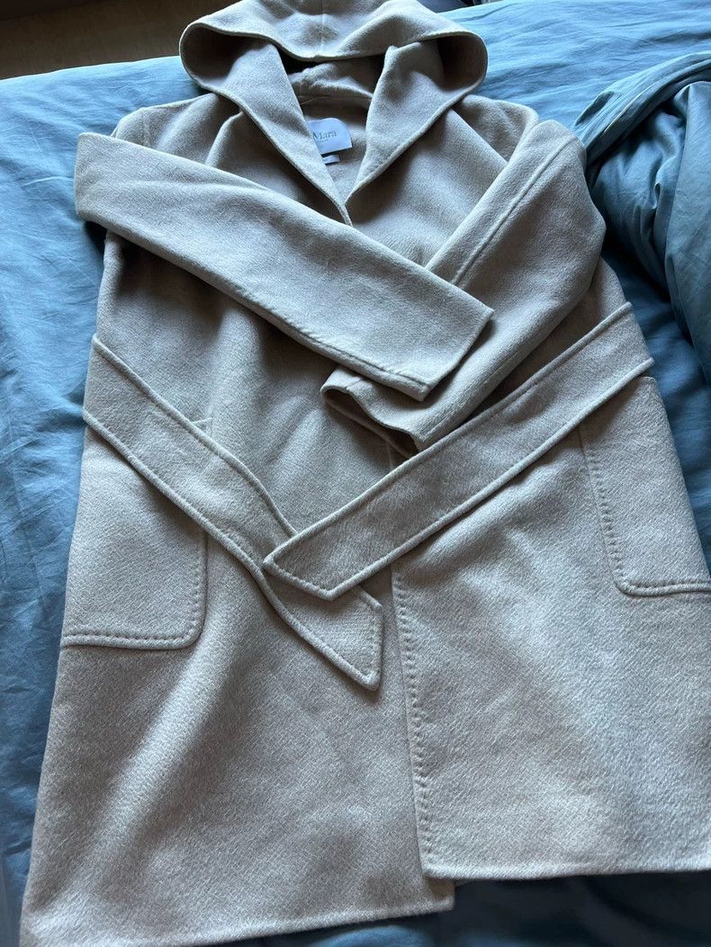 Max Mara Max Mara All-cashmere hooded coat Size XS / US 0-2 / IT 36-38 - 1 Thumbnail