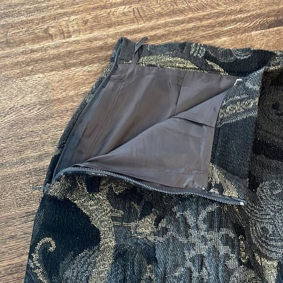 Gianfranco Ferre Gianfranco Ferre vintage jacquard baroque skirt US 4 Size 27" / US 4 / IT 40 - 11 Thumbnail
