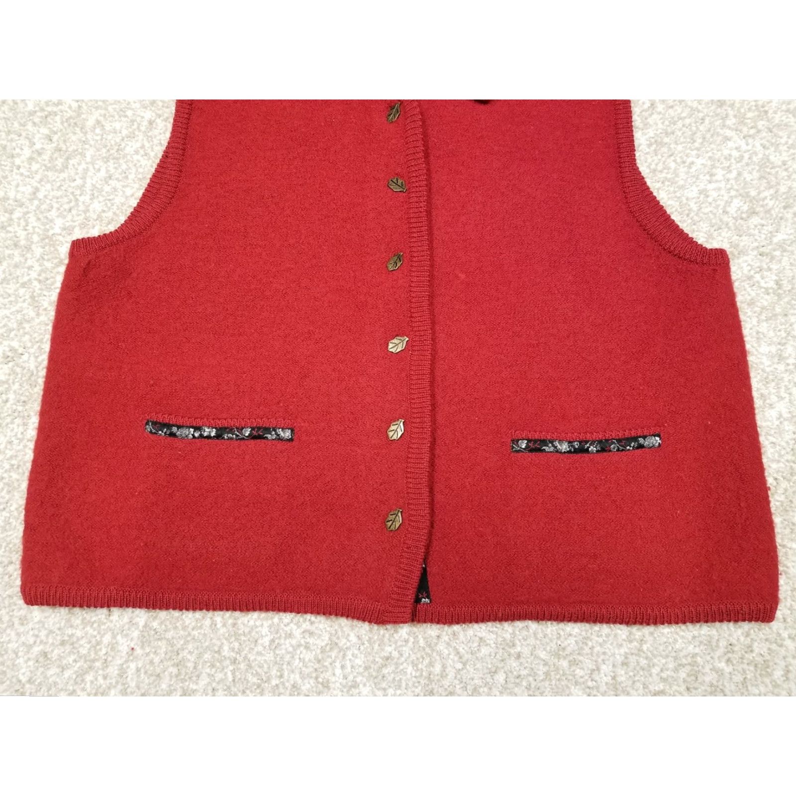 Vintage VINTAGE Woolrich Vest Womens M Red 100% Wool Metal Leaf Buttons Hong Kong Size M / US 6-8 / IT 42-44 - 3 Thumbnail
