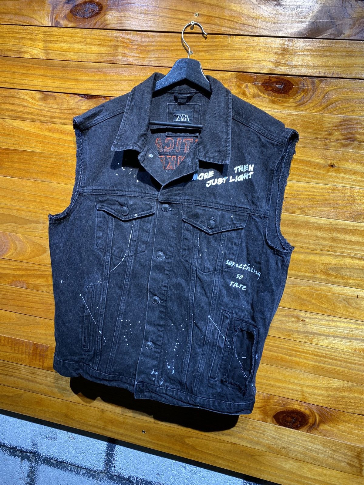 Zara ZARA Men’s Black Denim Vest “Critical Thinker” Graphic – L Size US L / EU 52-54 / 3 - 5 Thumbnail