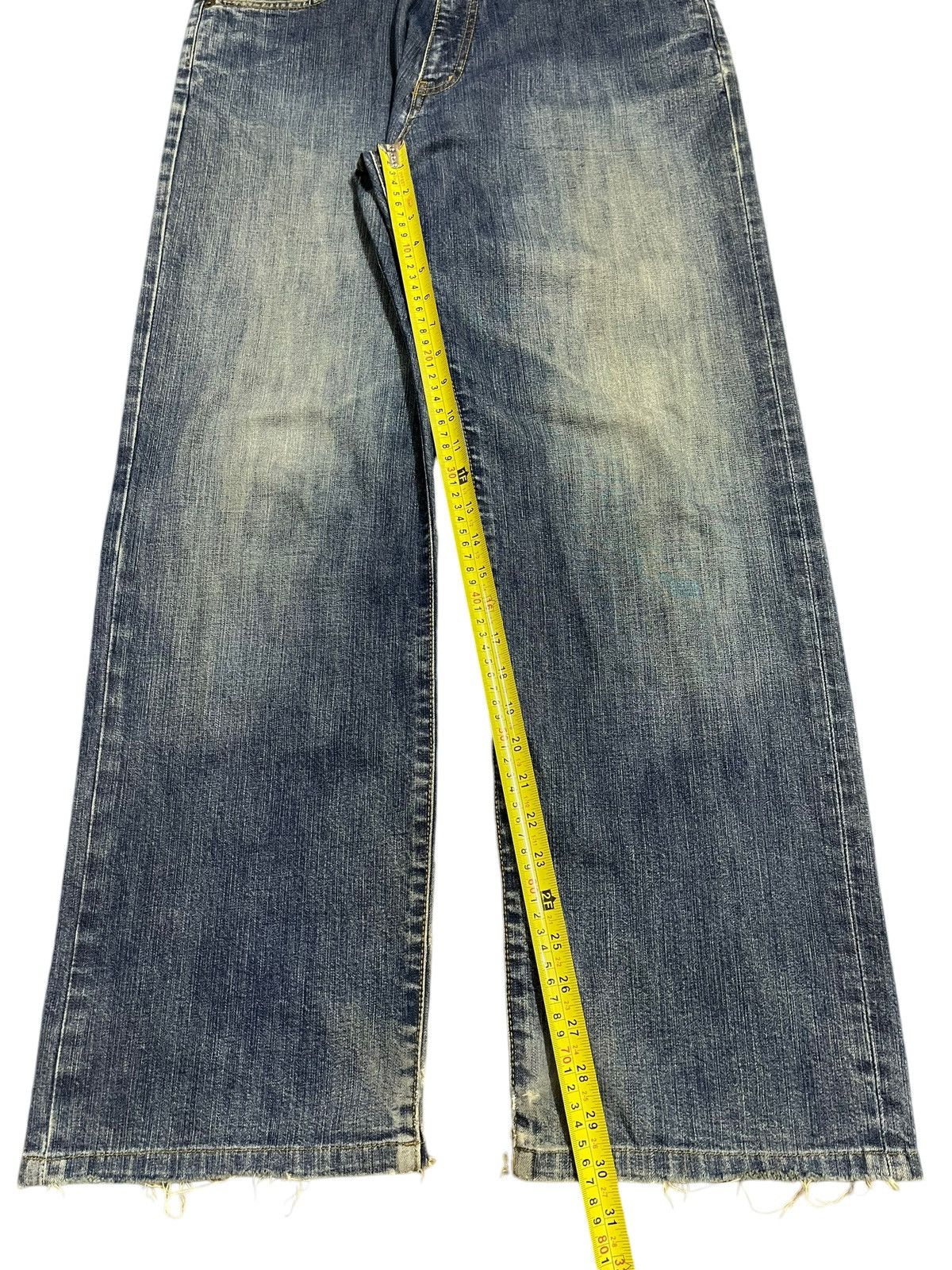 Uniqlo Vintage Japanese Uniqlo Blue Faded Wash Baggy Jeans Size US 33 - 13 Thumbnail