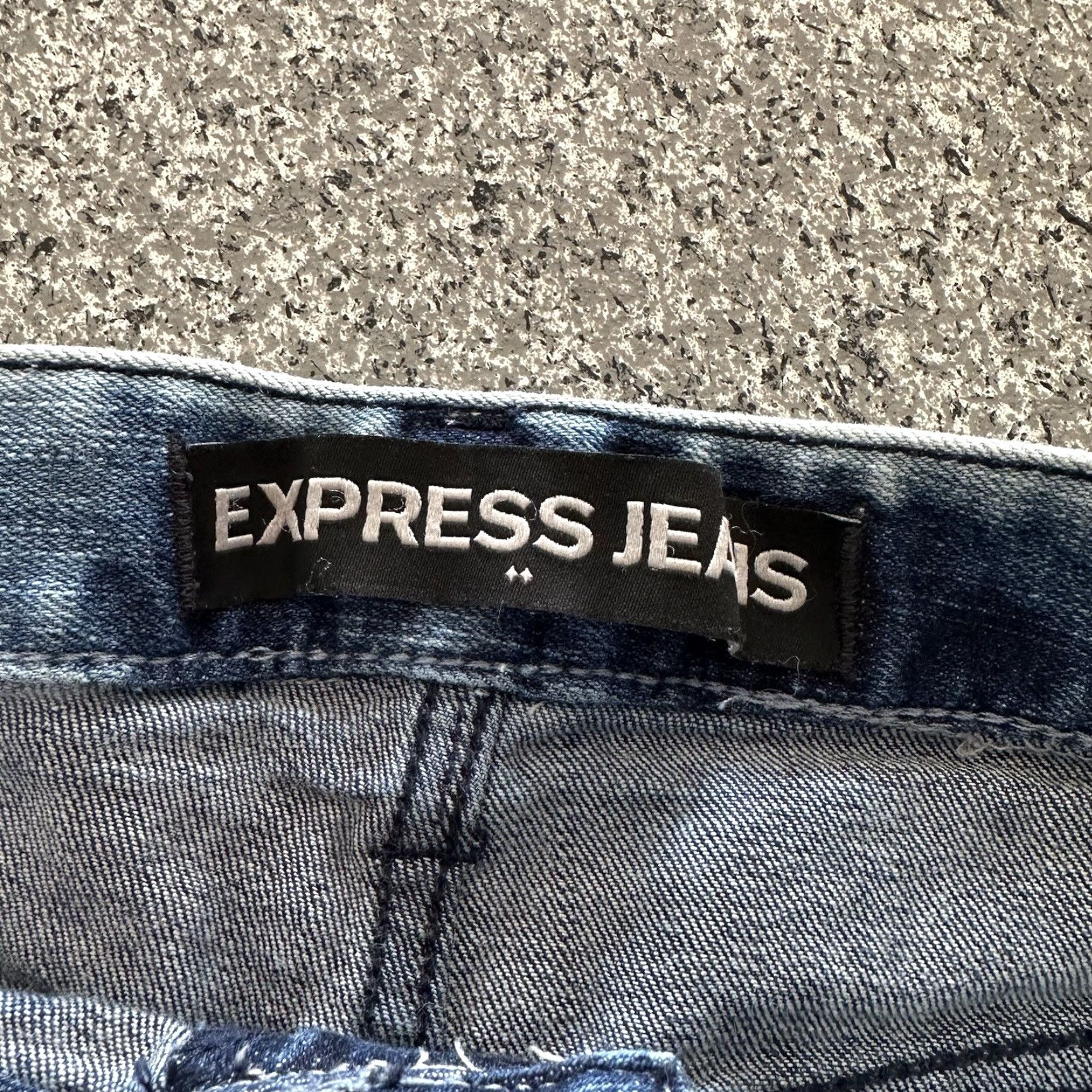 Express Express Jeans Denim Shorts Womens 6 Low Rise Micro Booty Short Cut Off 2” Inseam - 2" Inseam Size 24" / US 00 / IT 34 - 2 Thumbnail