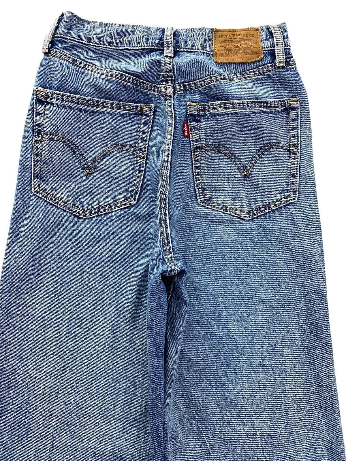 Levi's Levi’s Blue Wash Ripped Style Flare Jeans Size US 26 / EU 42 - 4 Thumbnail