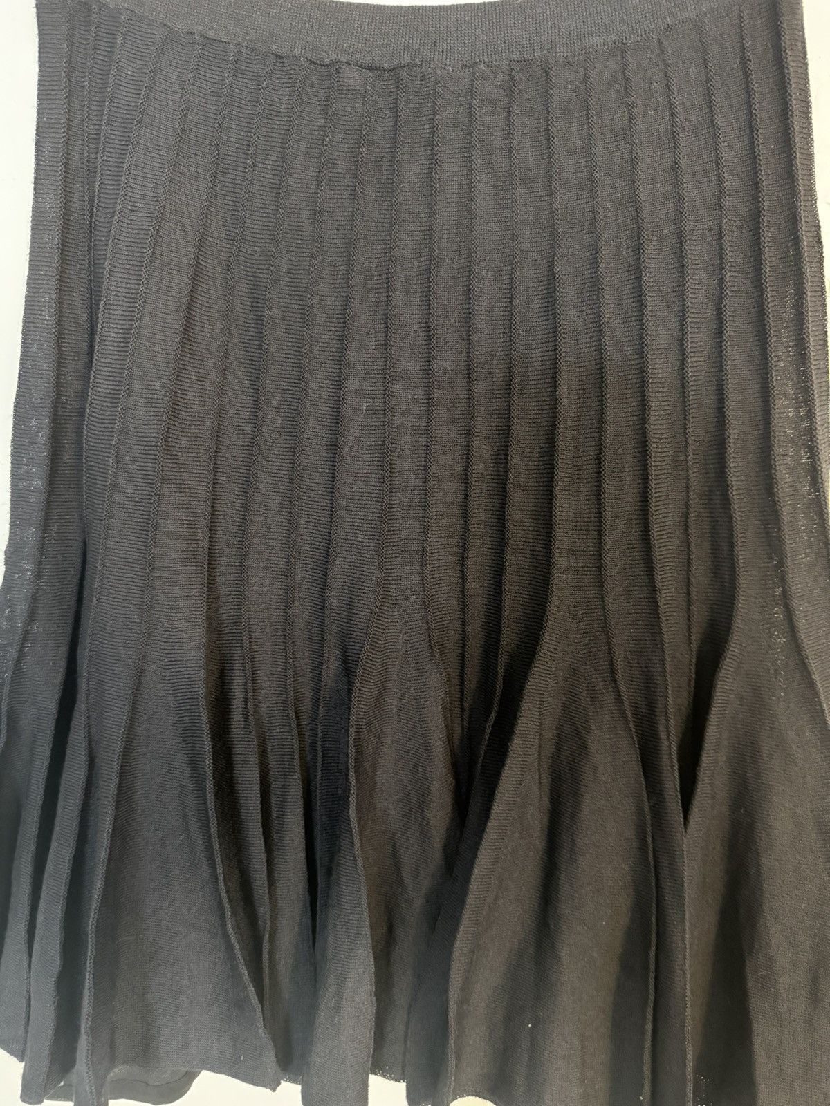 St. John VINTAGE ST. JOHN SKIRT BLACK KNIT PLEATED KNEE LENGTH SZ 4 Size 27" / US 4 / IT 40 - 6 Thumbnail