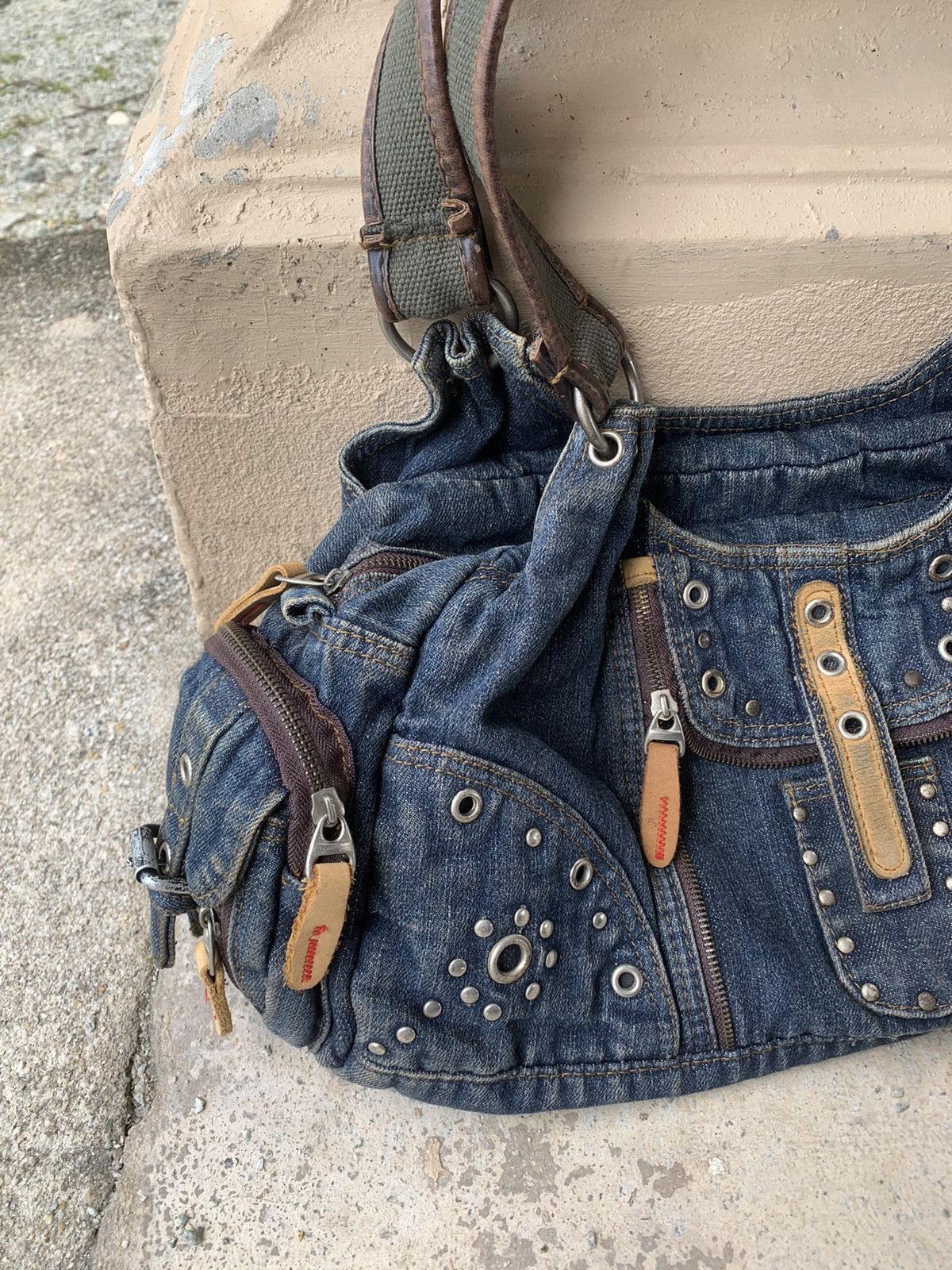 Vintage Bondage Studed Handbag Jeans Size ONE SIZE - 3 Thumbnail