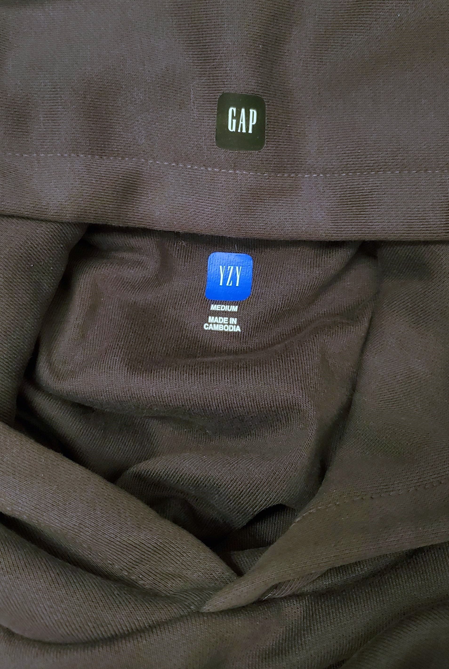Balenciaga × Gap × Yeezy Yeezy x Gap x Balenciaga double layered logo shrunken hoodie Size US M / EU 48-50 / 2 - 3 Thumbnail