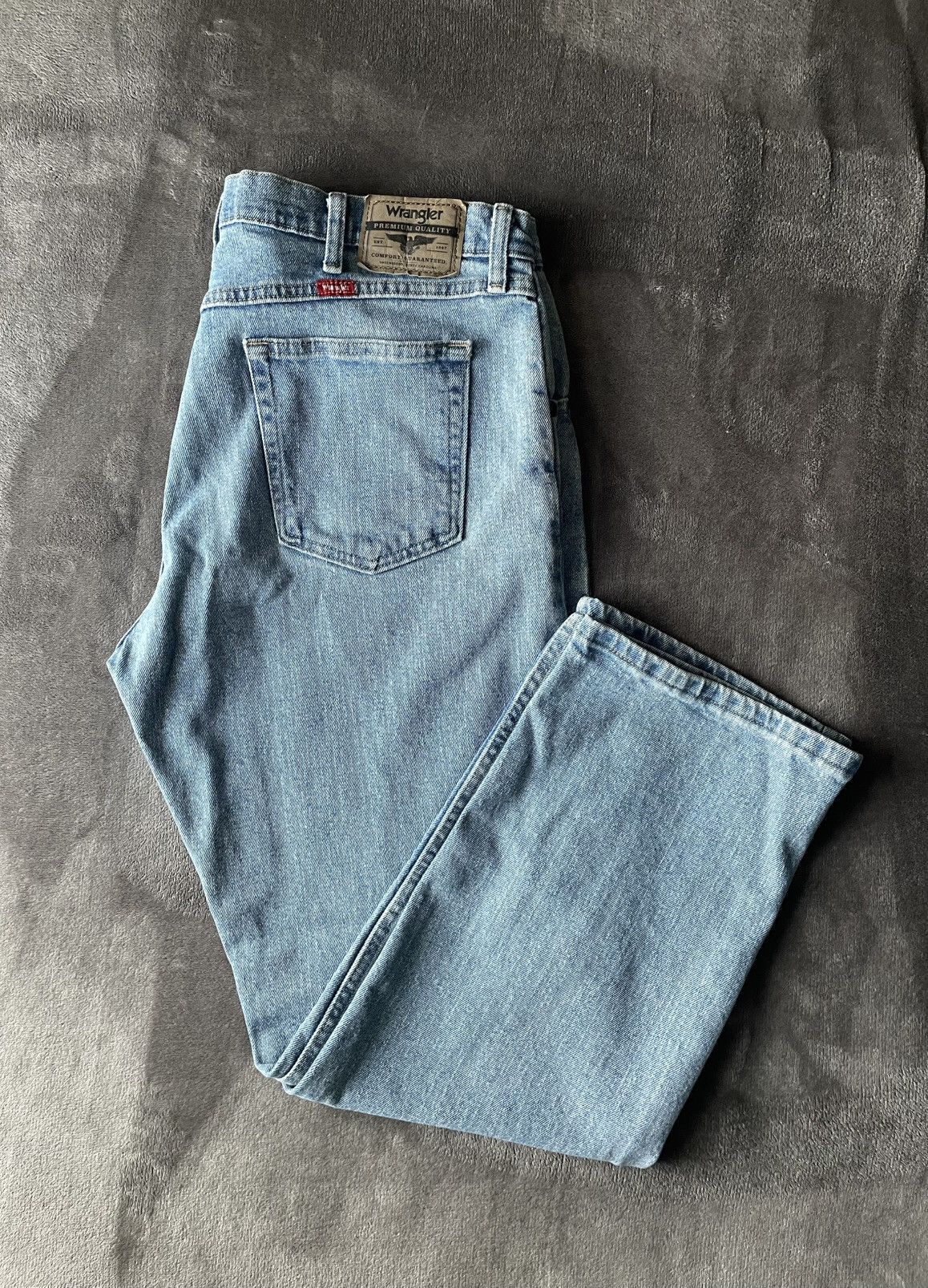 Wrangler Wrangler Comfort Fit Jeans Size US 34 / EU 50 - 1 Thumbnail