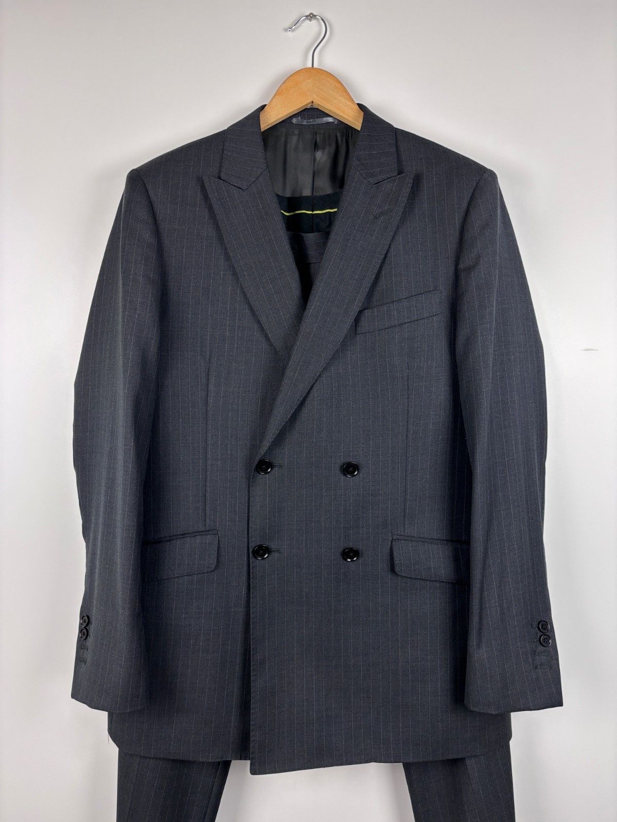 Hawes & Curtis Hawes & Curtis Double-Breasted Super 100s Slim Suit 50R Size 50R - 1 Thumbnail