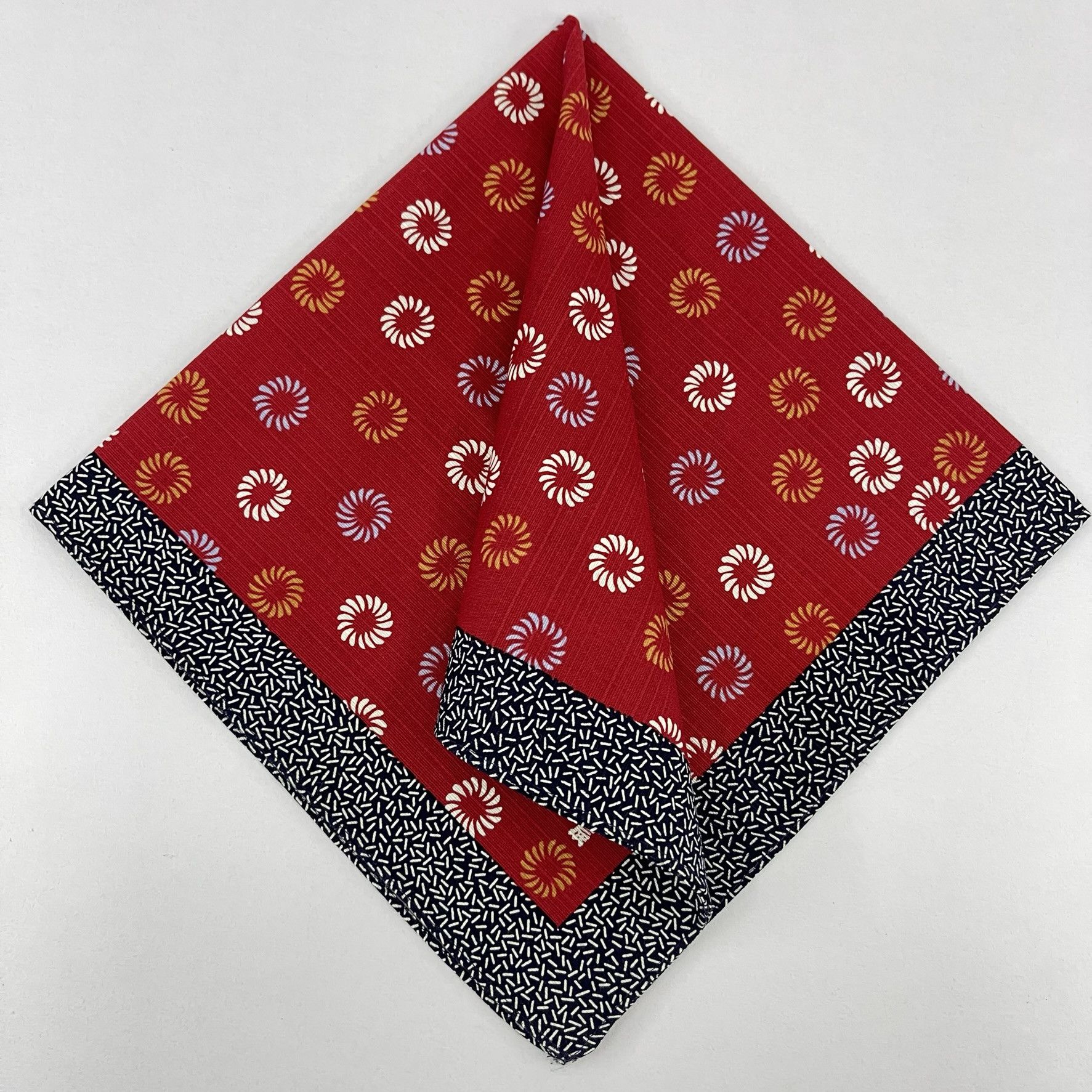 Japanese Brand × Vintage Vintage Japanese Furoshiki Handkerchief Wrap Gift - 5082 Size ONE SIZE - 1 Thumbnail