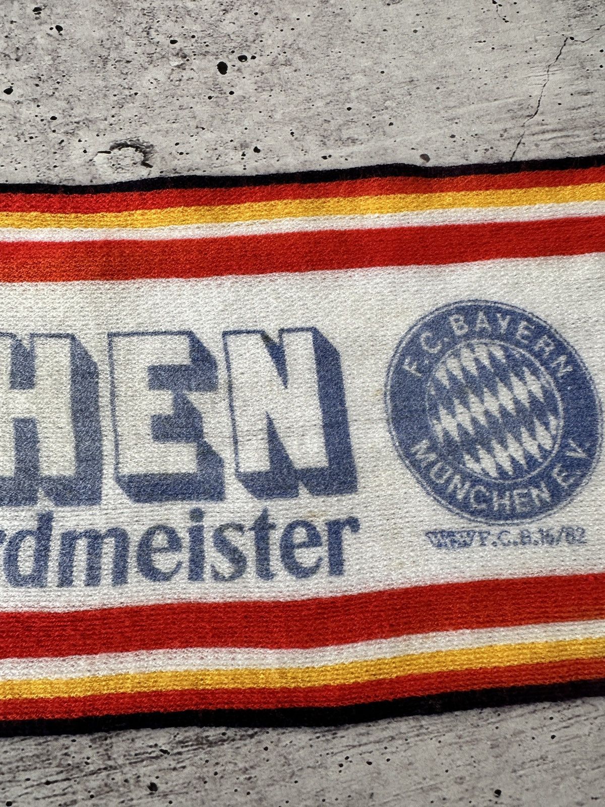 Vintage F.C. Bayern Munchen Deutscher-Meister 1990 scarf Size ONE SIZE - 4 Thumbnail