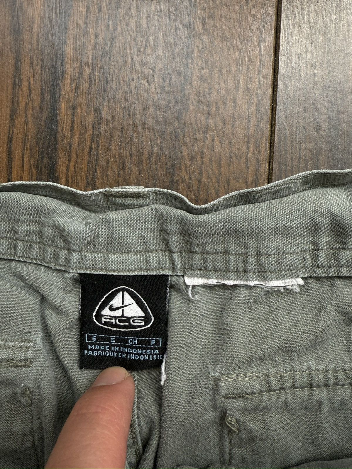 Nike ACG Vintage Nike ACG Women's Cargo Pants Size 28" / US 6 / IT 42 - 6 Thumbnail