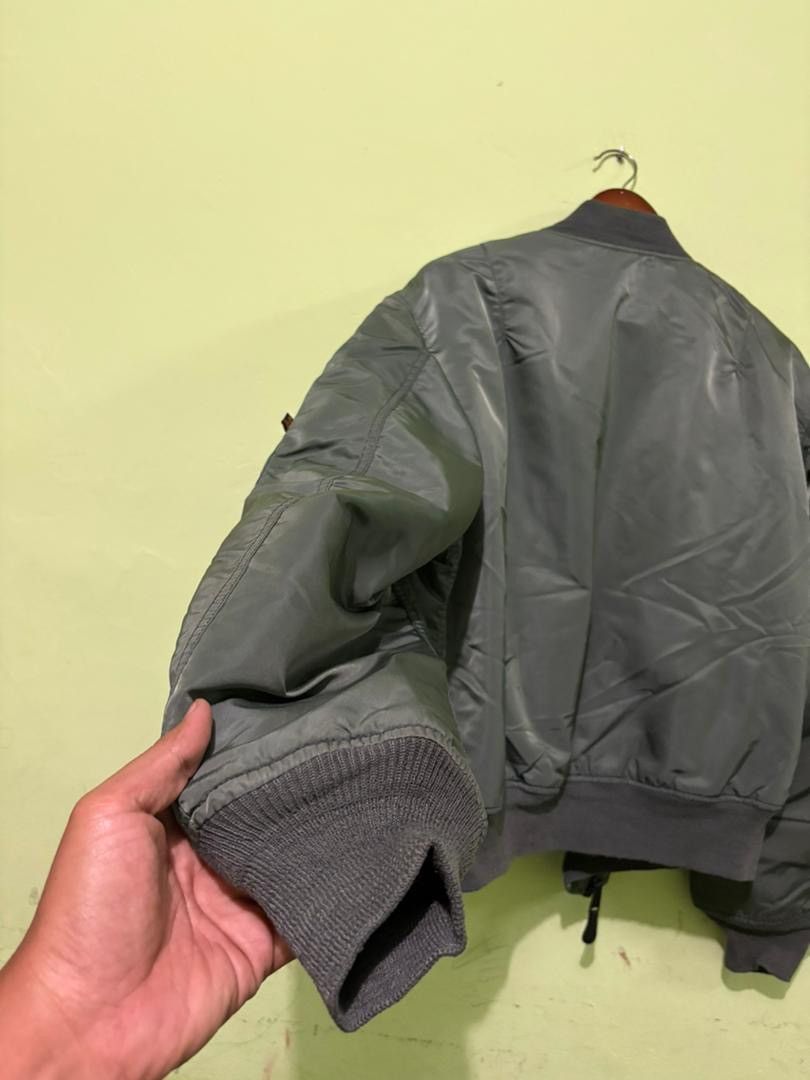 Alpha Industries Vintage 90’s Alpha industries MA-1 Bomber Jacket Design Size US L / EU 52-54 / 3 - 12 Thumbnail