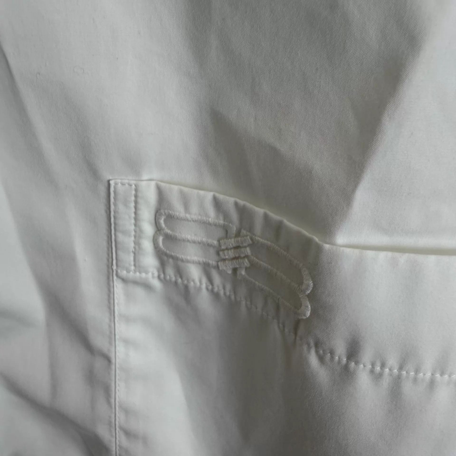 Balenciaga Balenciaga White BB Embroidered Shirt Size 39 Size US M / EU 48-50 / 2 - 5 Thumbnail