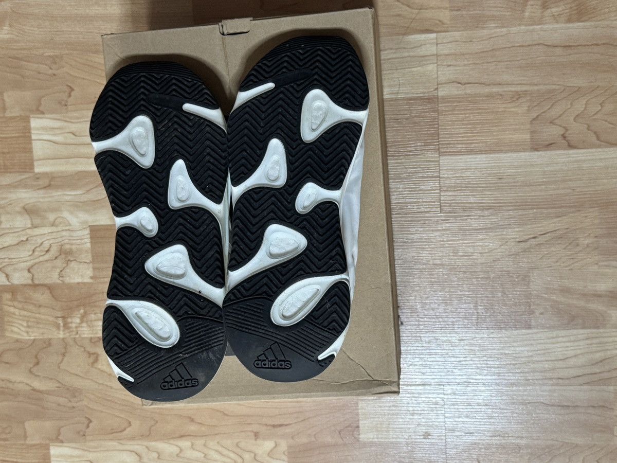 Kanye West × Yeezy Yeezy Boost 700 MNVN Laceless 'Analog' Size US 11.5 / EU 44-45 - 5 Thumbnail