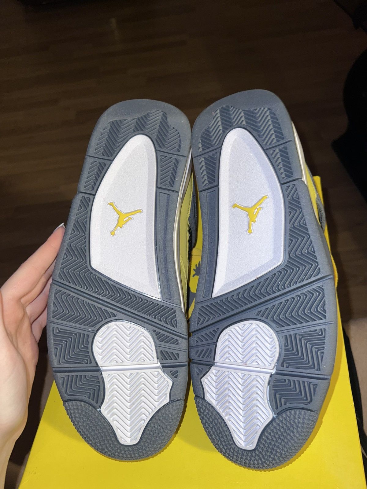 Jordan Brand Air Jordan 4 Retro Yellow Lighting Size US 9.5 / EU 42-43 - 5 Thumbnail