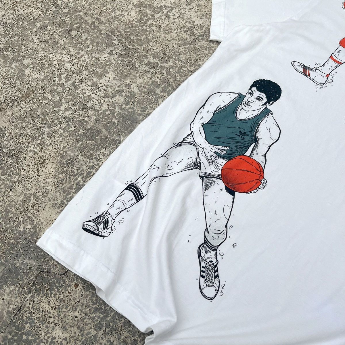 Adidas Adidas Original Nice Basketball Overprint Out Design Tee Size US L / EU 52-54 / 3 - 4 Thumbnail