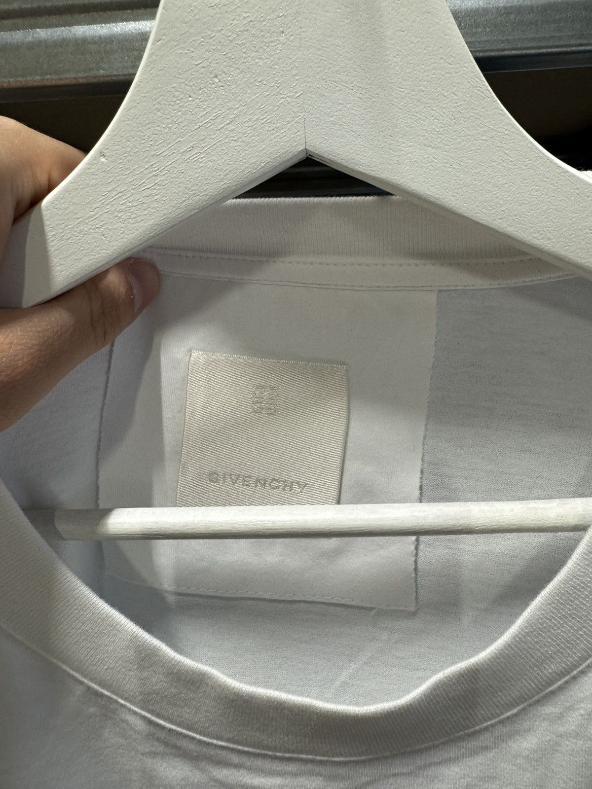 Givenchy Givenchy Logo Crest T-Shirt NEW 650$ Size US L / EU 52-54 / 3 - 5 Thumbnail