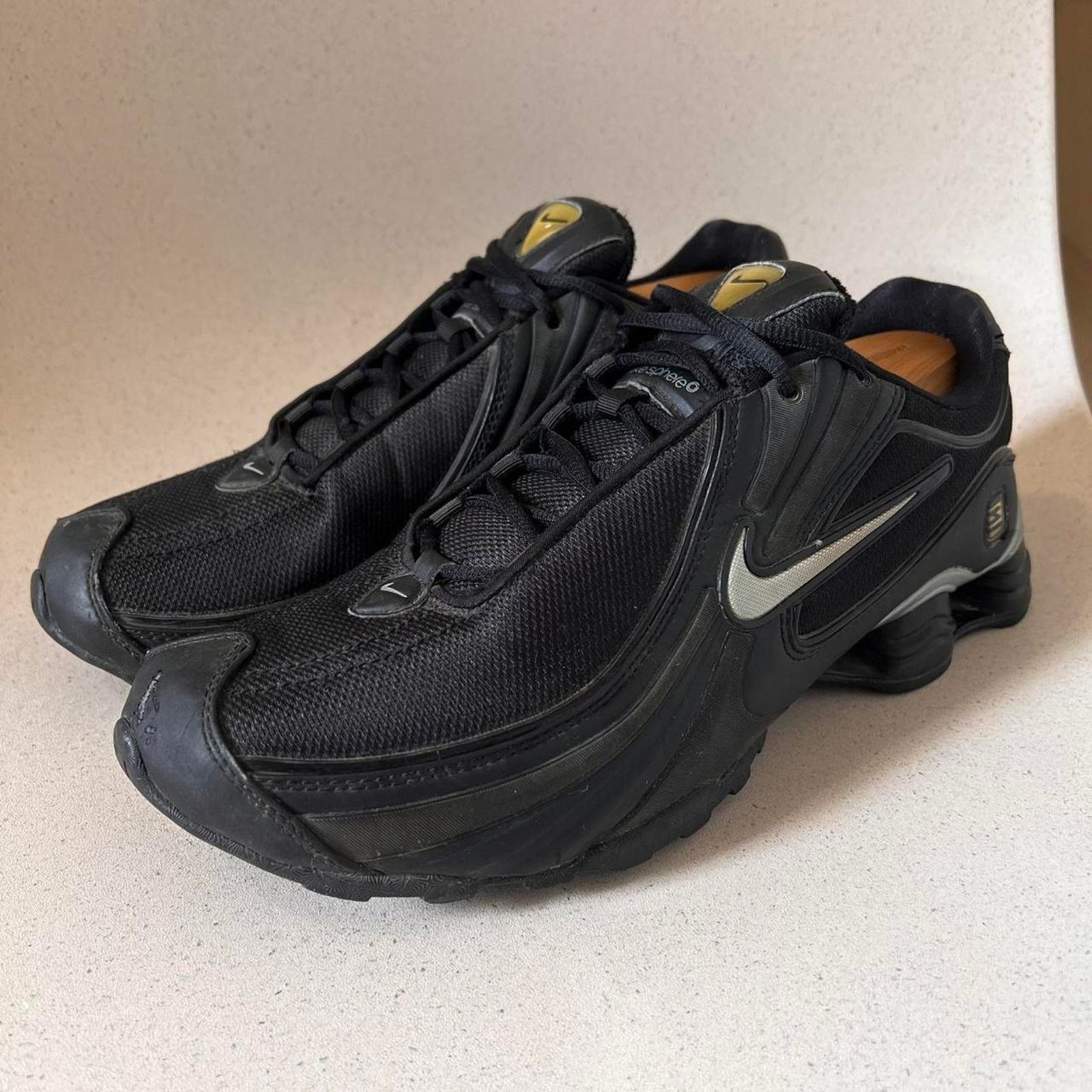 2004 Nike Shox Silver Leather Sneakers Shoes in Black, Men's (Size 10)