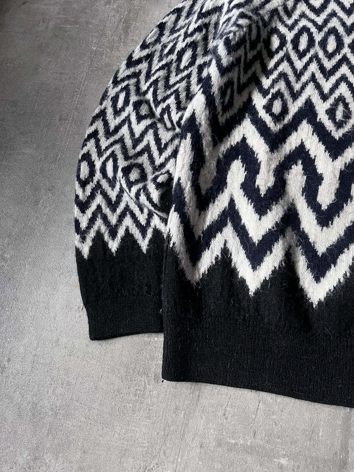 Prada Prada Wool Alpaca sweater chevron print black white Size US S / EU 44-46 / 1 - 2 Thumbnail