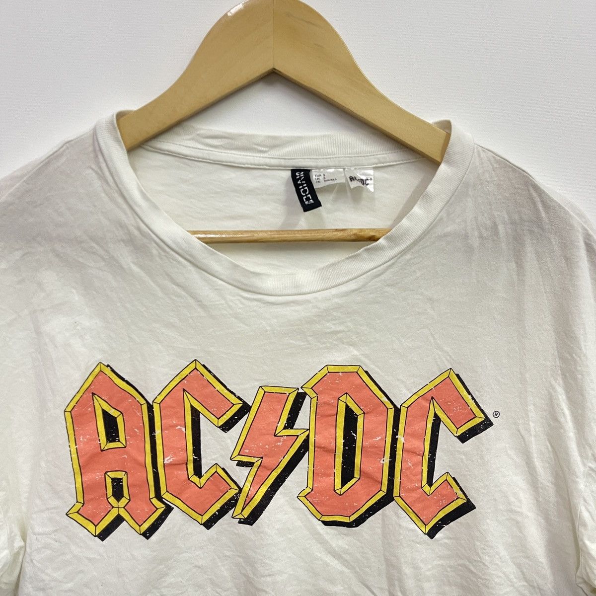 AC/DC × H&M ACDC x H&M Croptop Shirt For Women Size S / US 4 / IT 40 - 2 Thumbnail