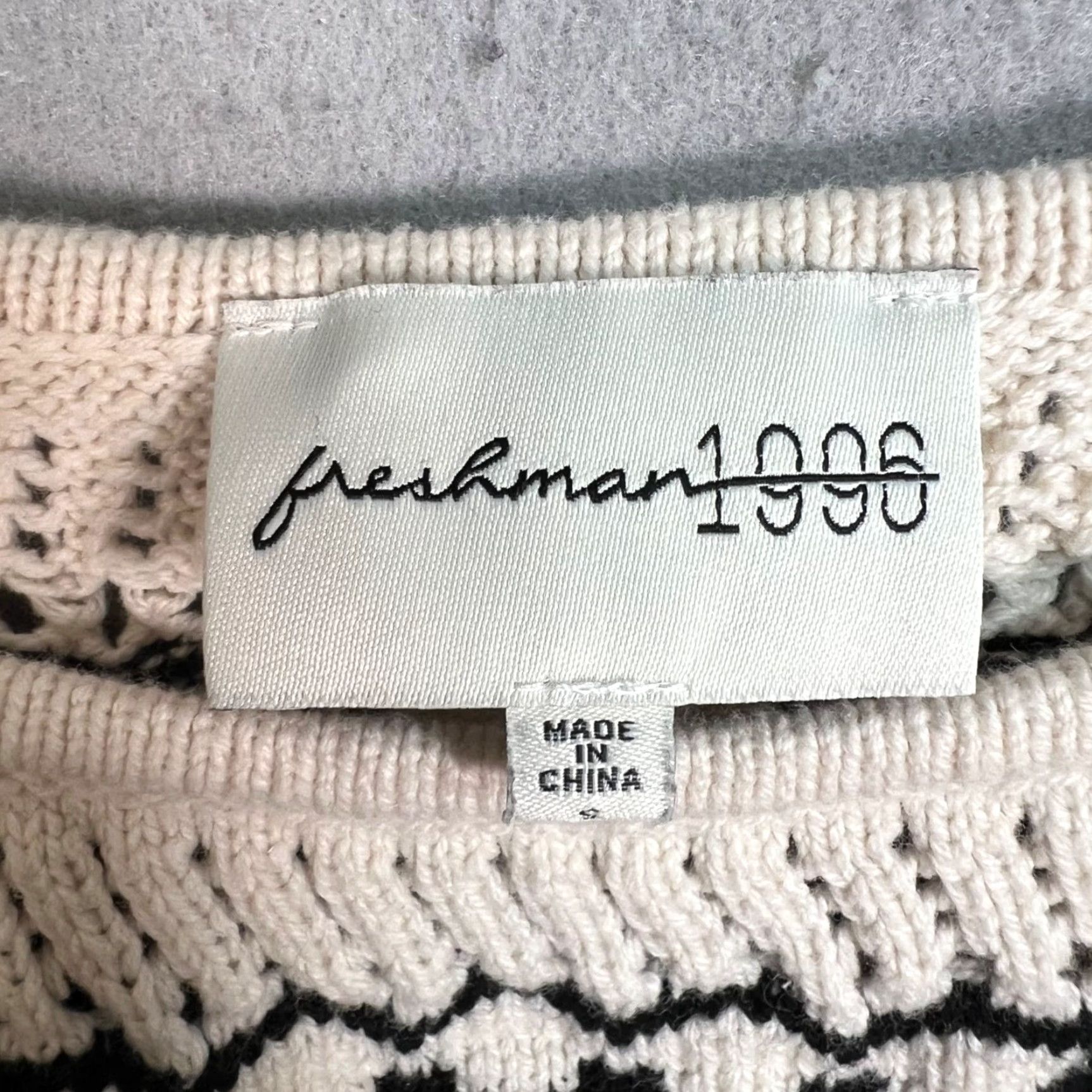 Vintage Freshman 1996 Womens Size Small Black & White Crochet Knit Top Cotton Blend Vintage No Brand Freshman 1996 Top Cropped Crochet Pattern Striped Size S / US 4 / IT 40 - 3 Thumbnail