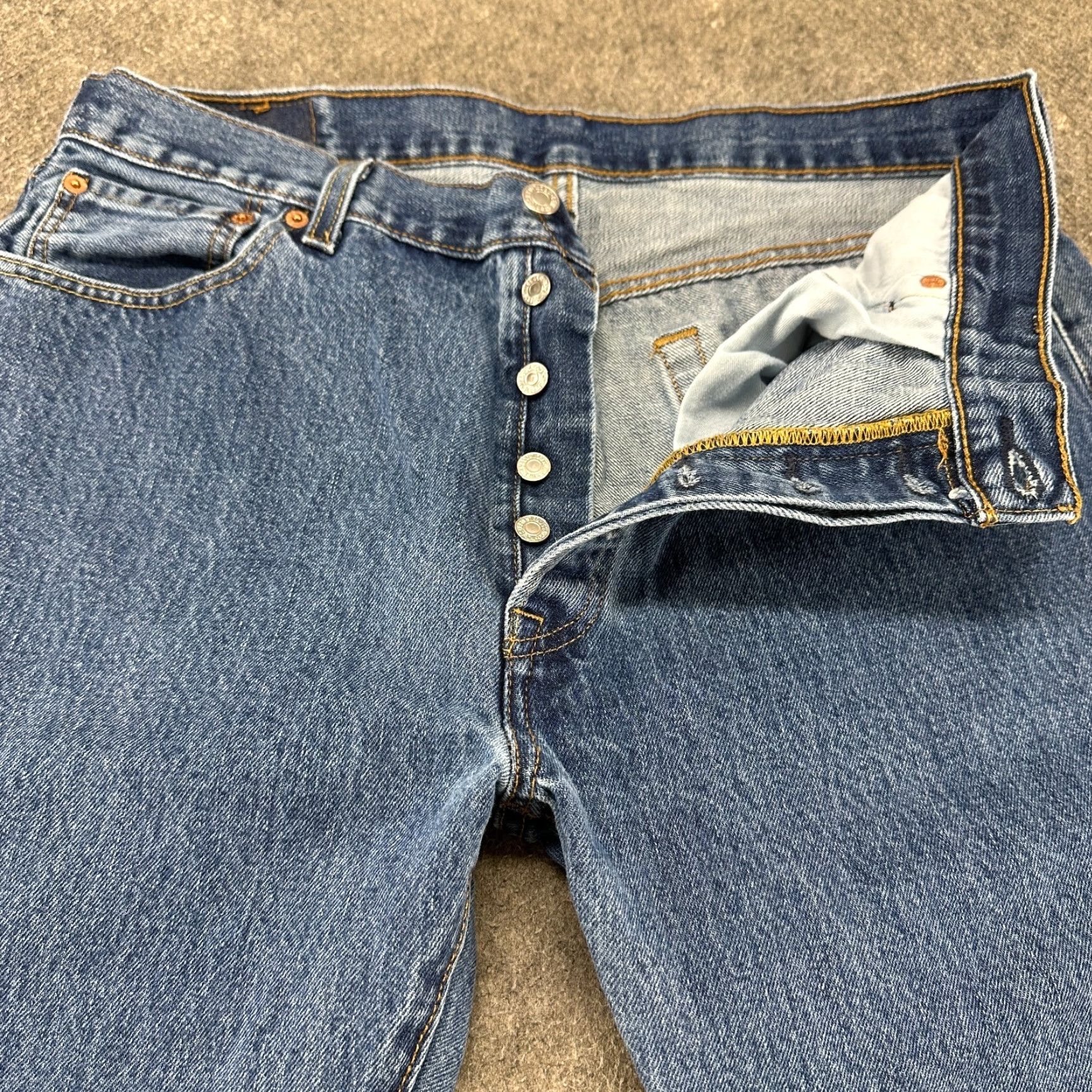 Levi's **VINTAGE Levi's 501 Jeans Blue Men Medium Regular Fit** User: Vintage Levi's 501 Jeans Blue Men's Medium Regular Fit Size US 36 / EU 52 - 2 Thumbnail