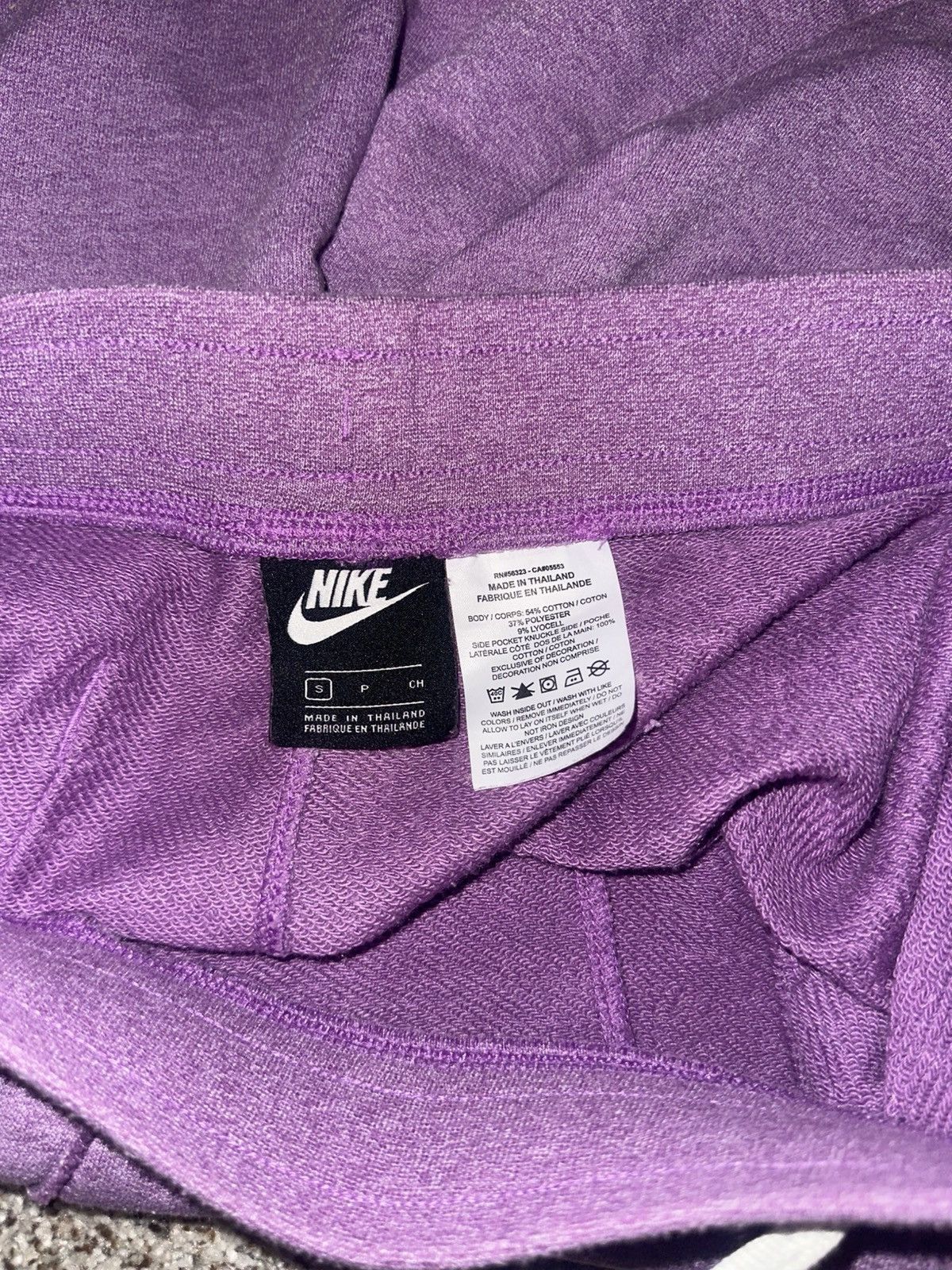 Nike Nike sweat shorts purple SMALL Size US 30 / EU 46 - 3 Thumbnail