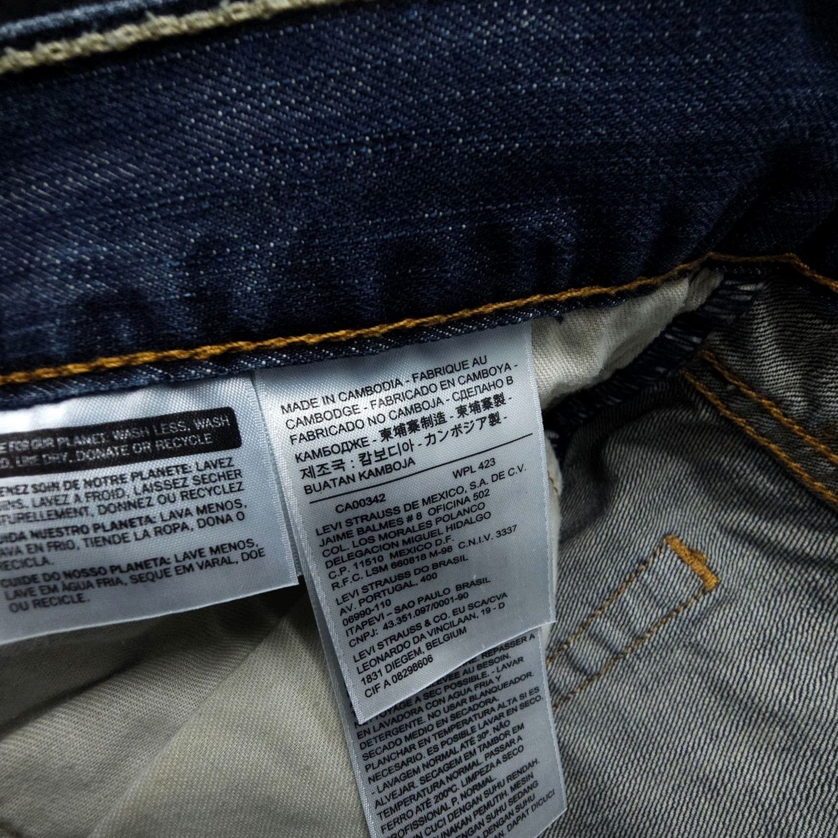Levi's Levi's 527 Jeans Mens 40 x 28 Inseam Bootcut Denim Dark Wash Blue Regular Pocket 5-Pocket Design Vintage No Capable? Size US 40 / EU 56 - 7 Thumbnail