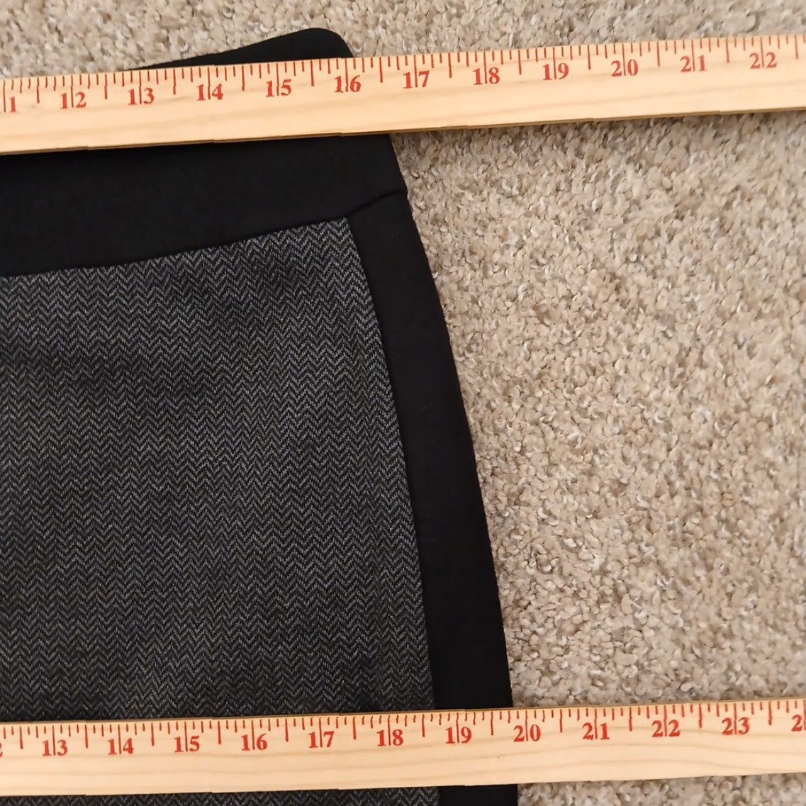 Vintage Tahari Skirt Women Knee Length Pencil Lined Slit Gray 10 Herringbone Size 32" / US 10 / IT 46 - 3 Thumbnail