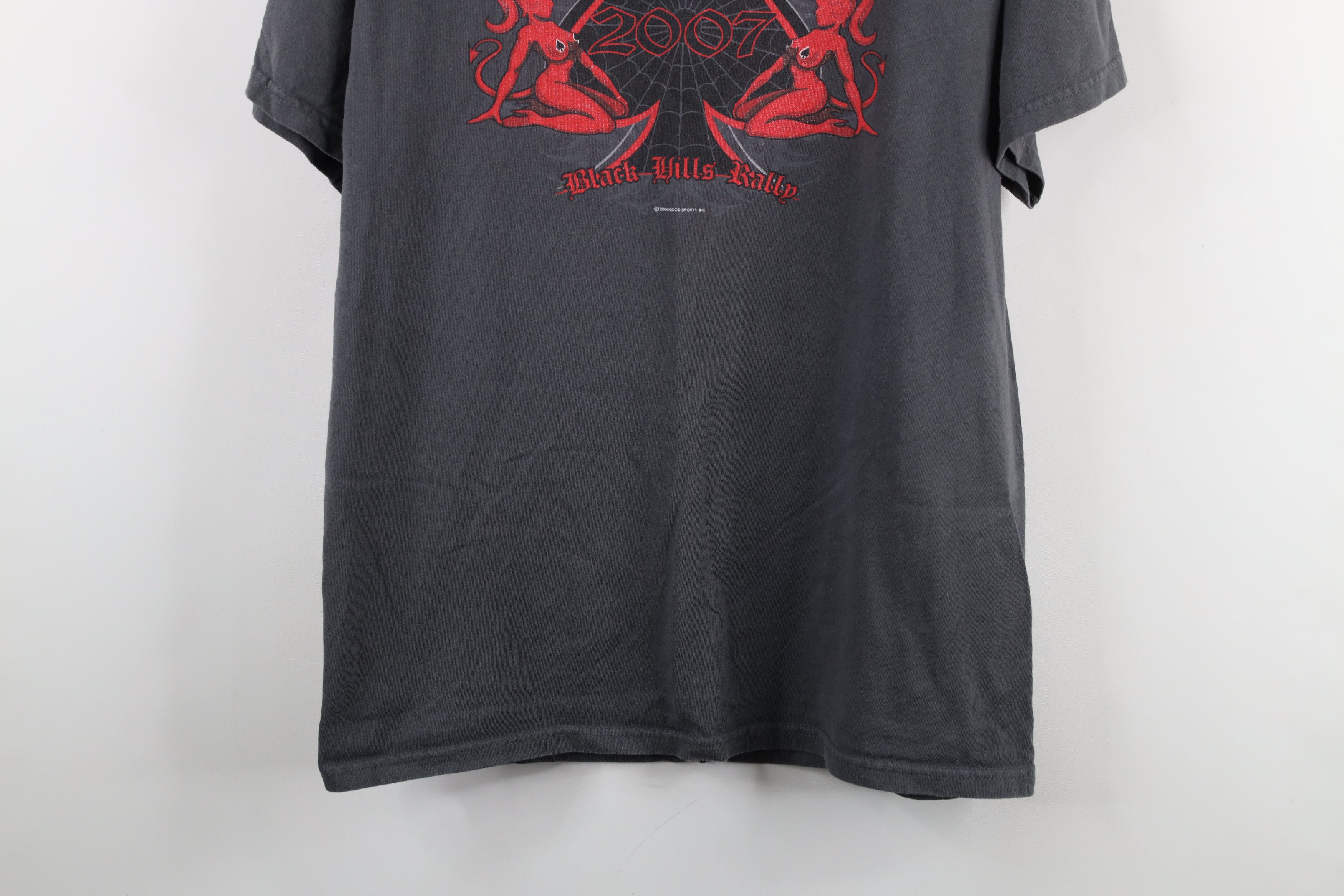 Vintage Vintage Y2K Streetwear Pinup Girl Sturgis Motorcycle T-Shirt Size US M / EU 48-50 / 2 - 3 Thumbnail