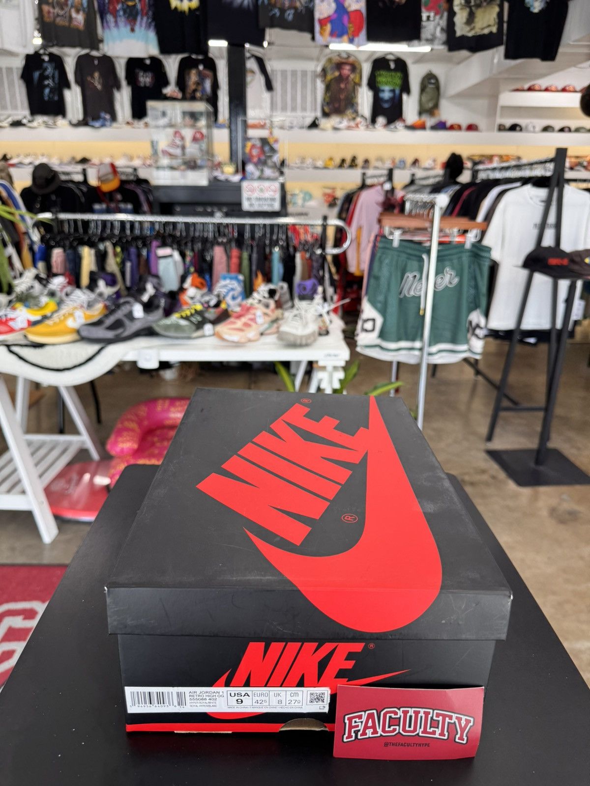 Jordan Brand Air Jordan 1 Retro High Hyper Royal Smoke Grey Size 9 (2021) Size US 9 / EU 42 - 12 Thumbnail