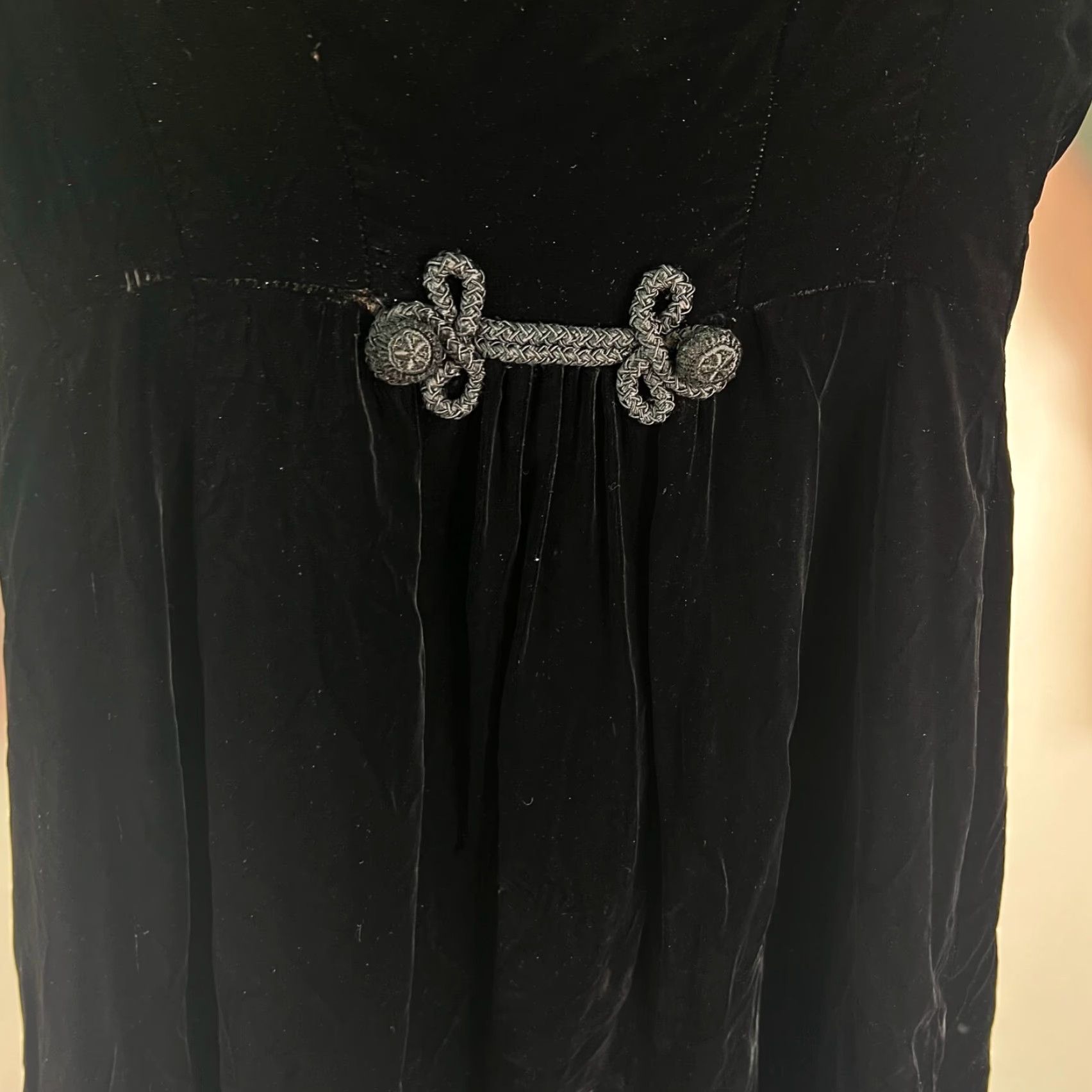 Vintage Vintage 1950s Black Faux Fur Midi Coat Women’s Medium Eveningwear Vegan Friendly Faux Fur Braided Frog Closures Slip-on Style Size M / US 6-8 / IT 42-44 - 6 Thumbnail